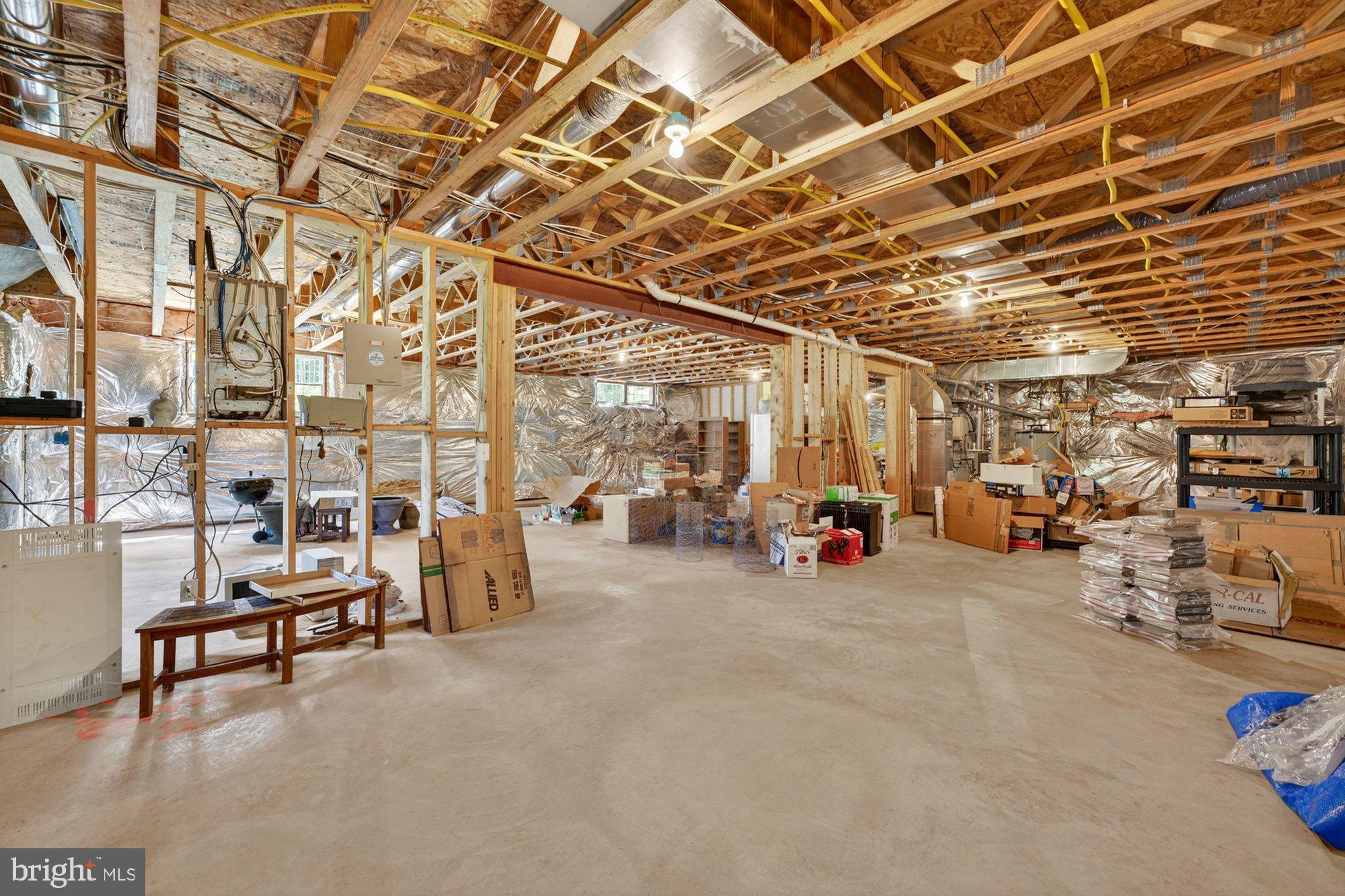 HUNTING HILLS - Residential