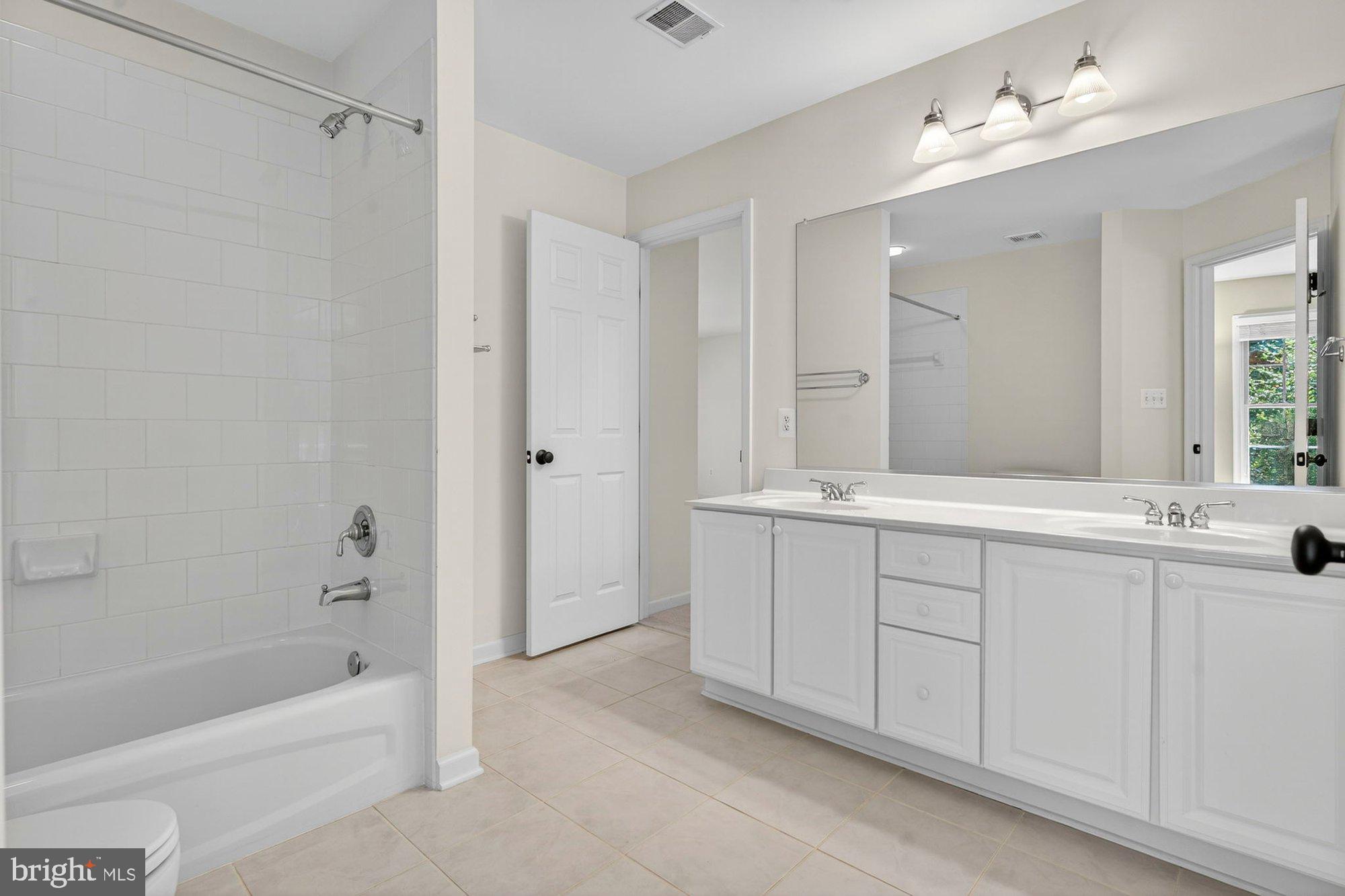 HUNTING HILLS - Residential