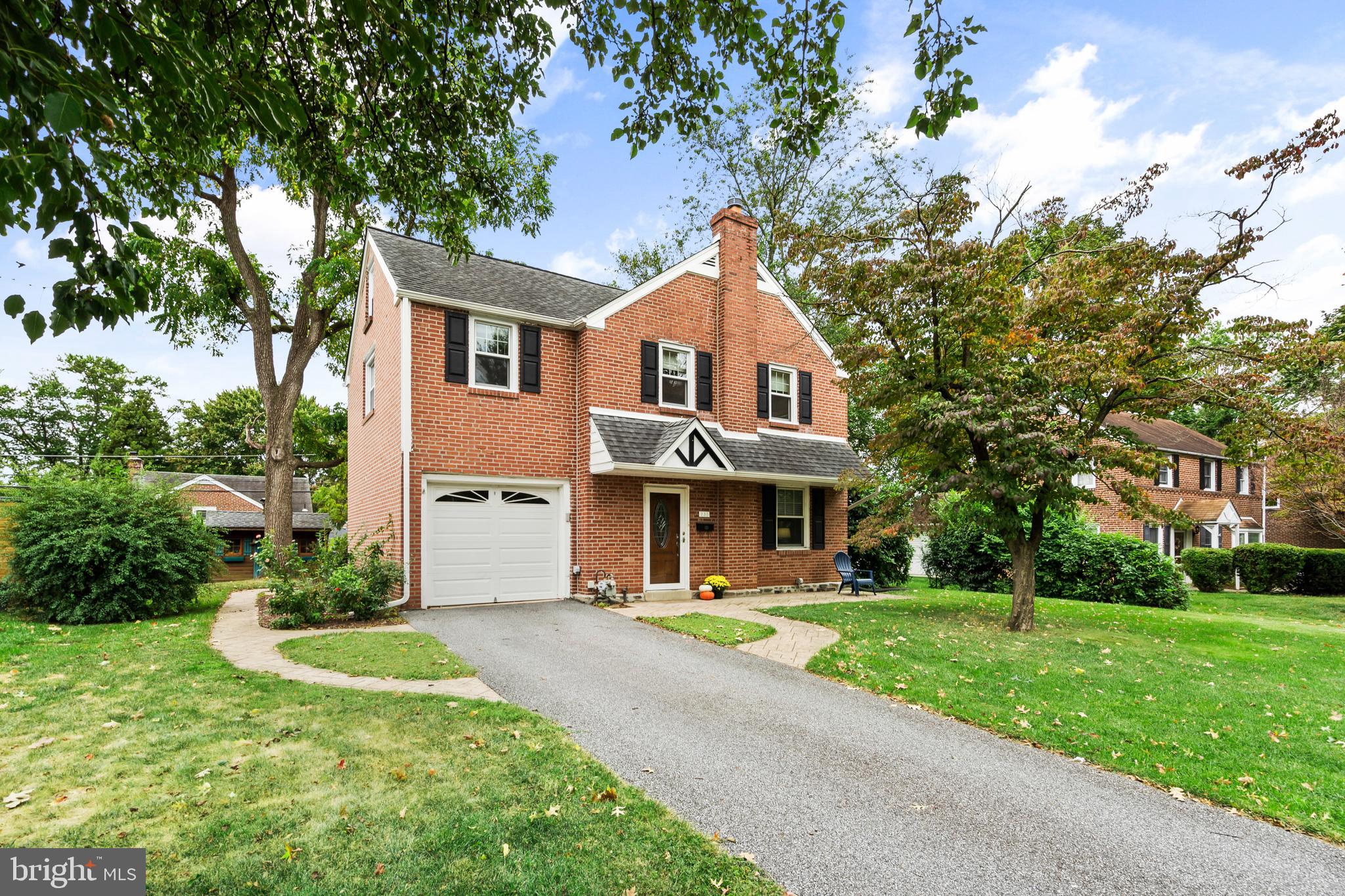 Welcome to 230 Ridgewood Road, a classic brick colonial nestled in the highly desirable Springfield neighborhood. Just a short walk to the public library, local parks, top-rated schools, as well as the shops and restaurants of Saxer Avenue.
This well maintained home offers 3 bedrooms, 1 full bathroom, and a functional layout filled with natural light. The kitchen features hardwood flooring, stainless steel appliances, granite countertops, and high quality cabinetry. A bonus room just off the kitchen includes exposed brick and skylights — perfect as a home office, reading nook, or creative space with lots of potential. The living and dining areas offer built-in shelving and carpet over original hardwood floors. Upstairs you will find three bedrooms and an updated full bathroom. The large backyard also features a private patio, ideal for relaxing or entertaining.
Don’t miss the chance to make this well-loved home your own!