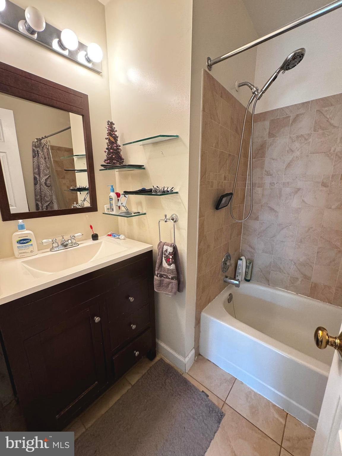 WILDWOOD HILLS - Residential