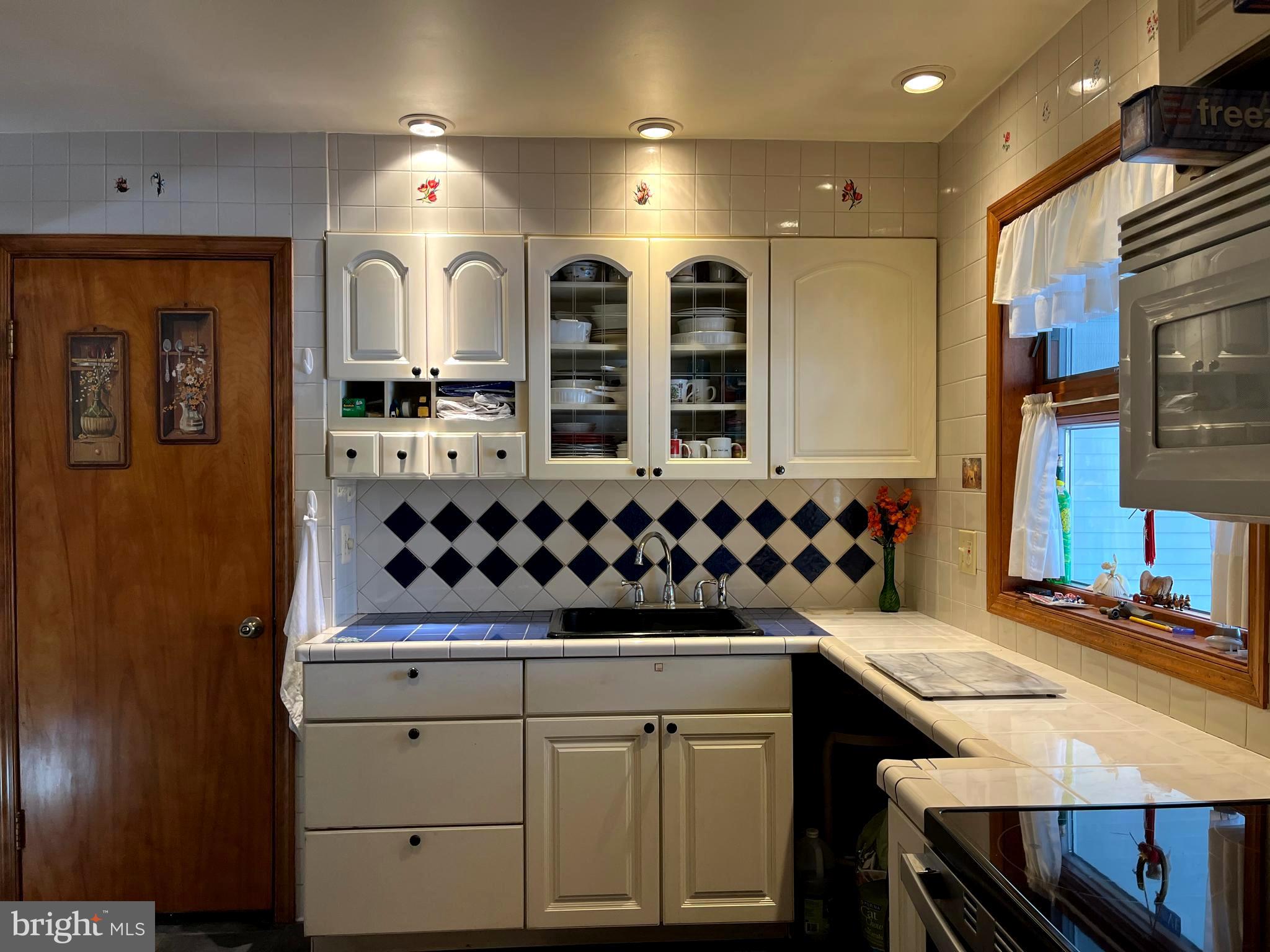 FEASTERVILLE - Residential