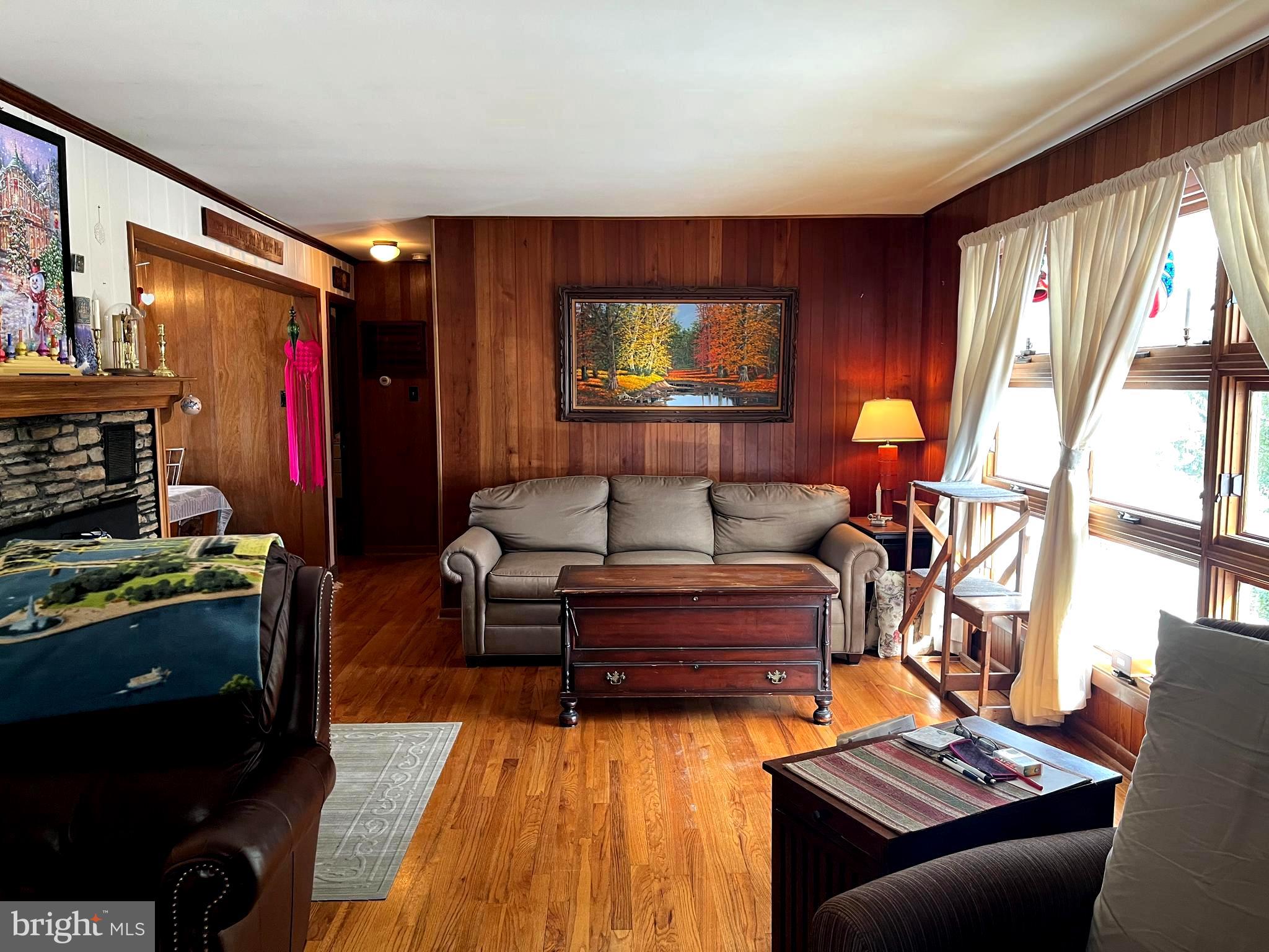 FEASTERVILLE - Residential