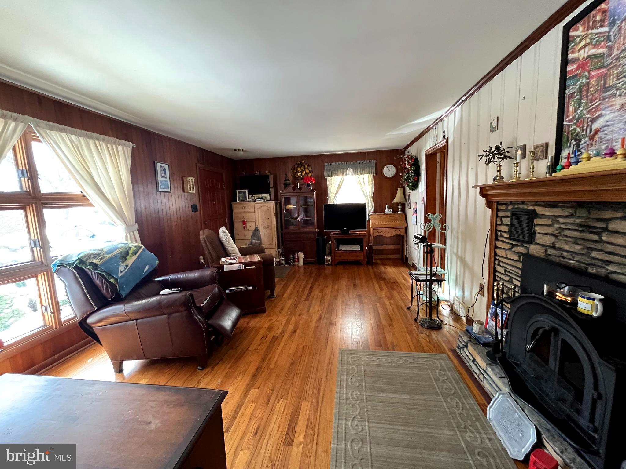 FEASTERVILLE - Residential