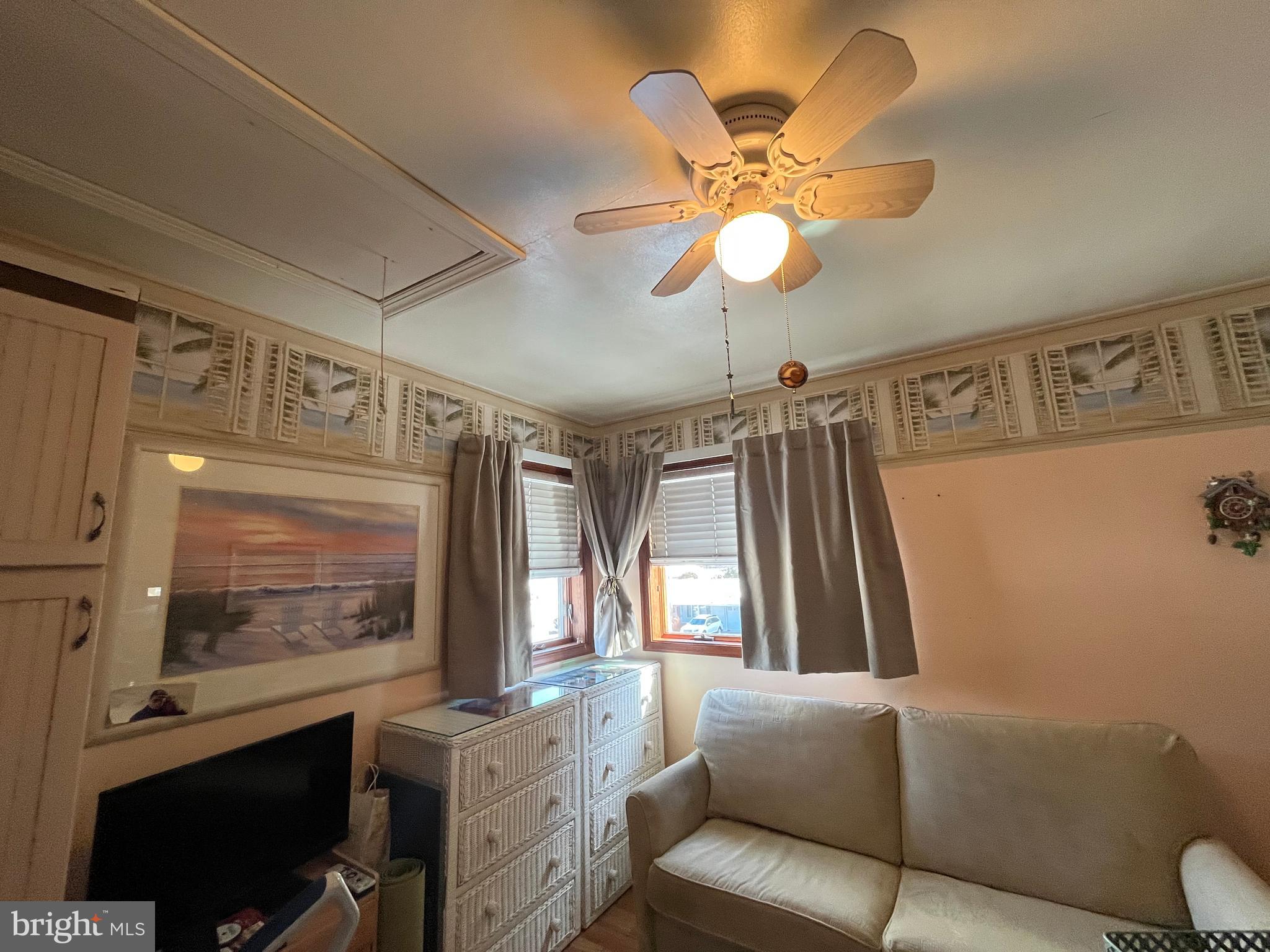 FEASTERVILLE - Residential