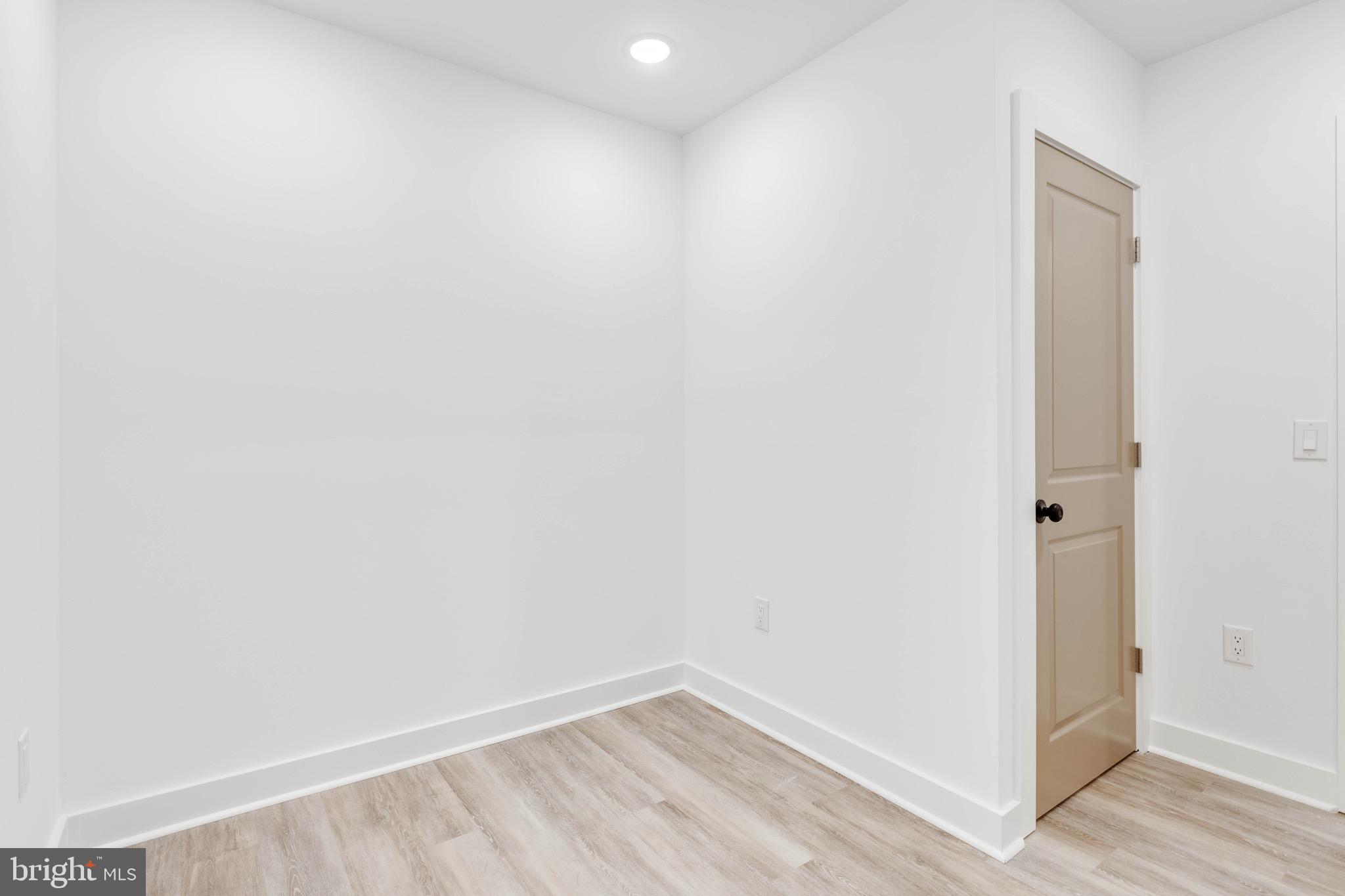 TEMPLE UNIVERSITY - Residential Lease