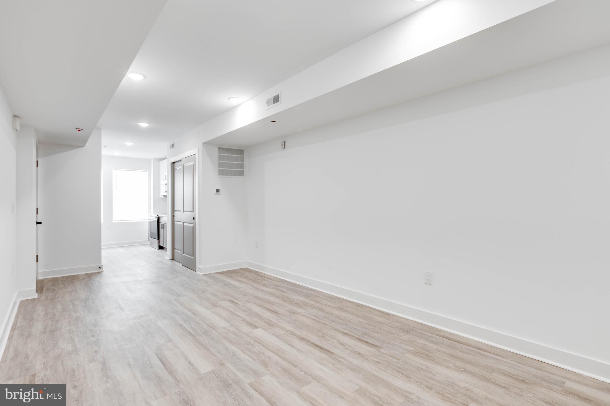 TEMPLE UNIVERSITY - Residential Lease