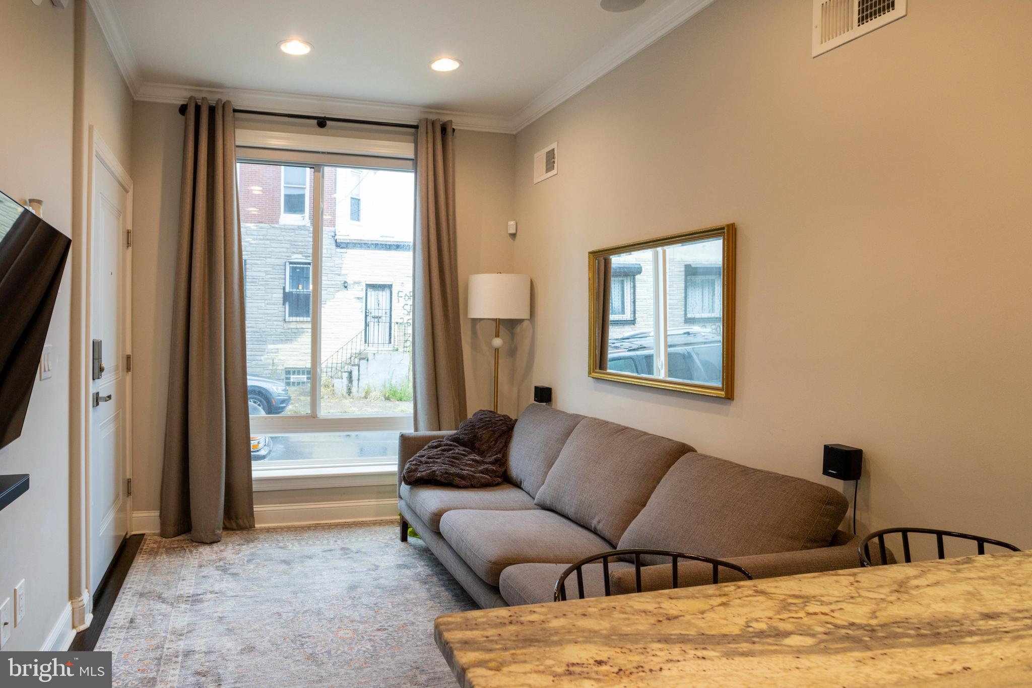 LUDLOW - Residential