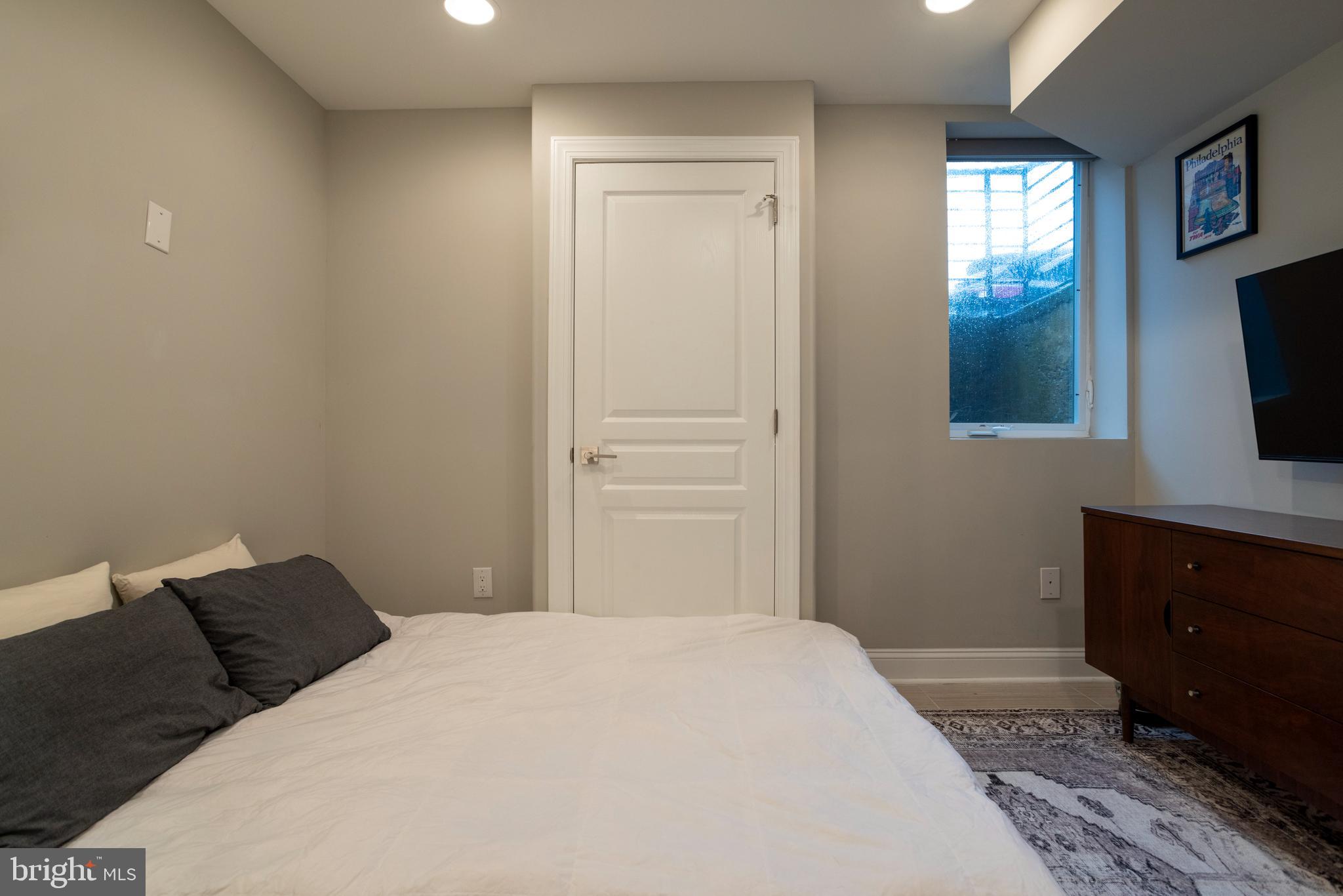 LUDLOW - Residential