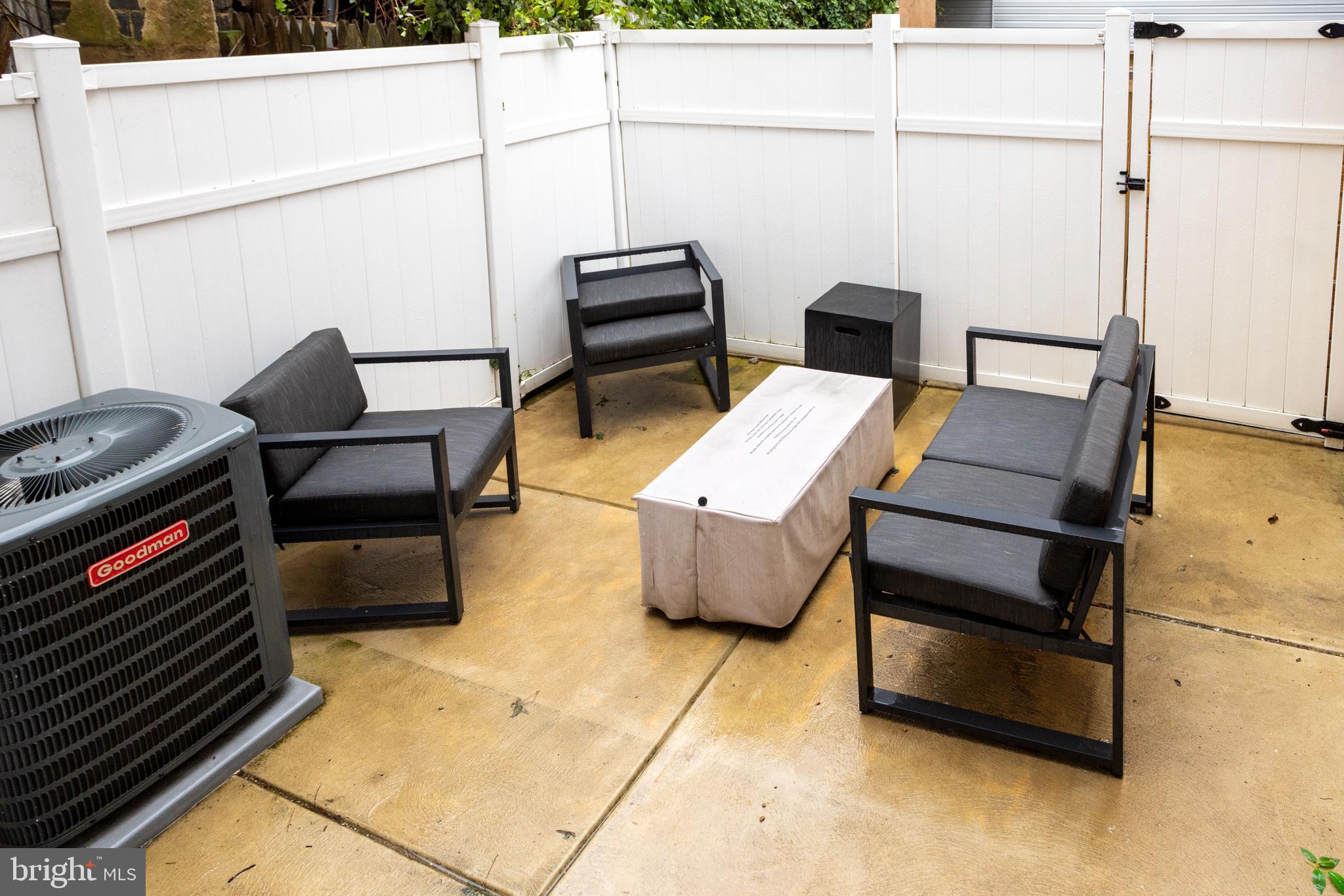 LUDLOW - Residential