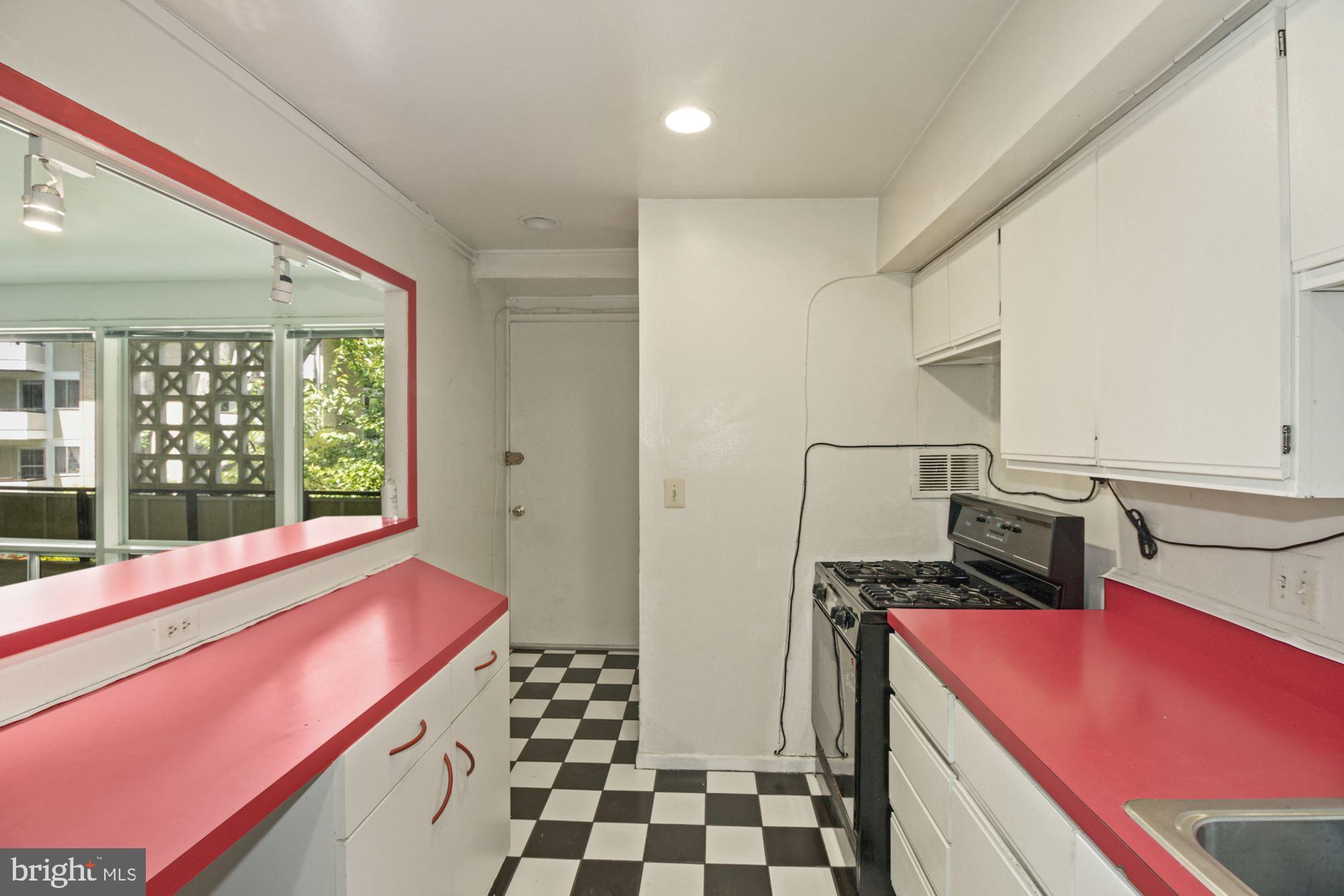 SPRING LAKE GARDEN CONDOMINIUM - Residential