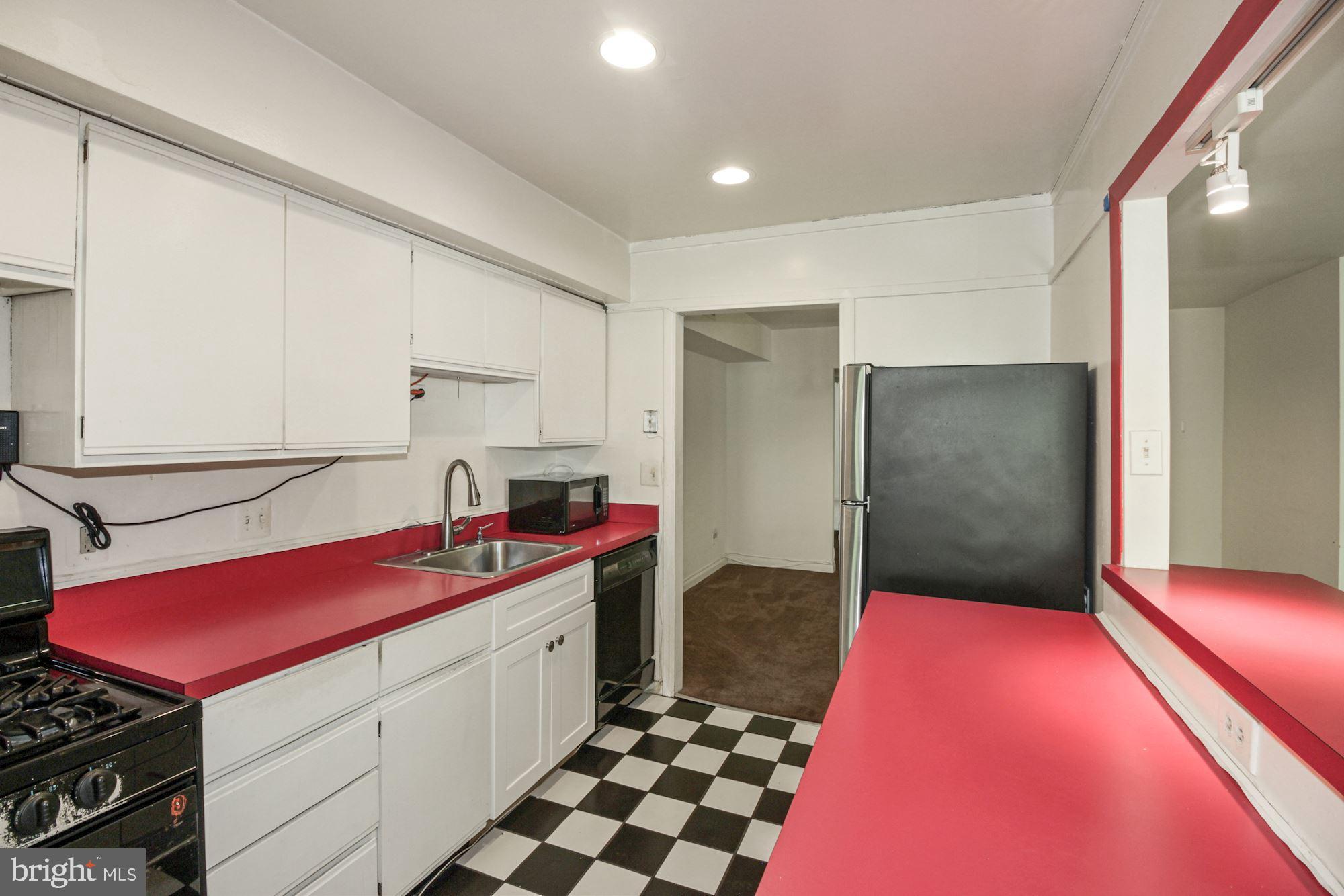 SPRING LAKE GARDEN CONDOMINIUM - Residential