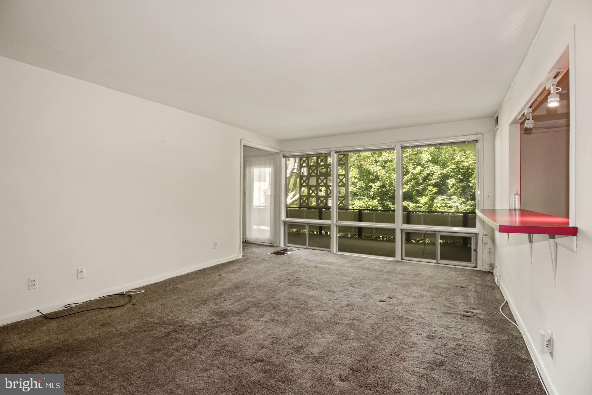 SPRING LAKE GARDEN CONDOMINIUM - Residential