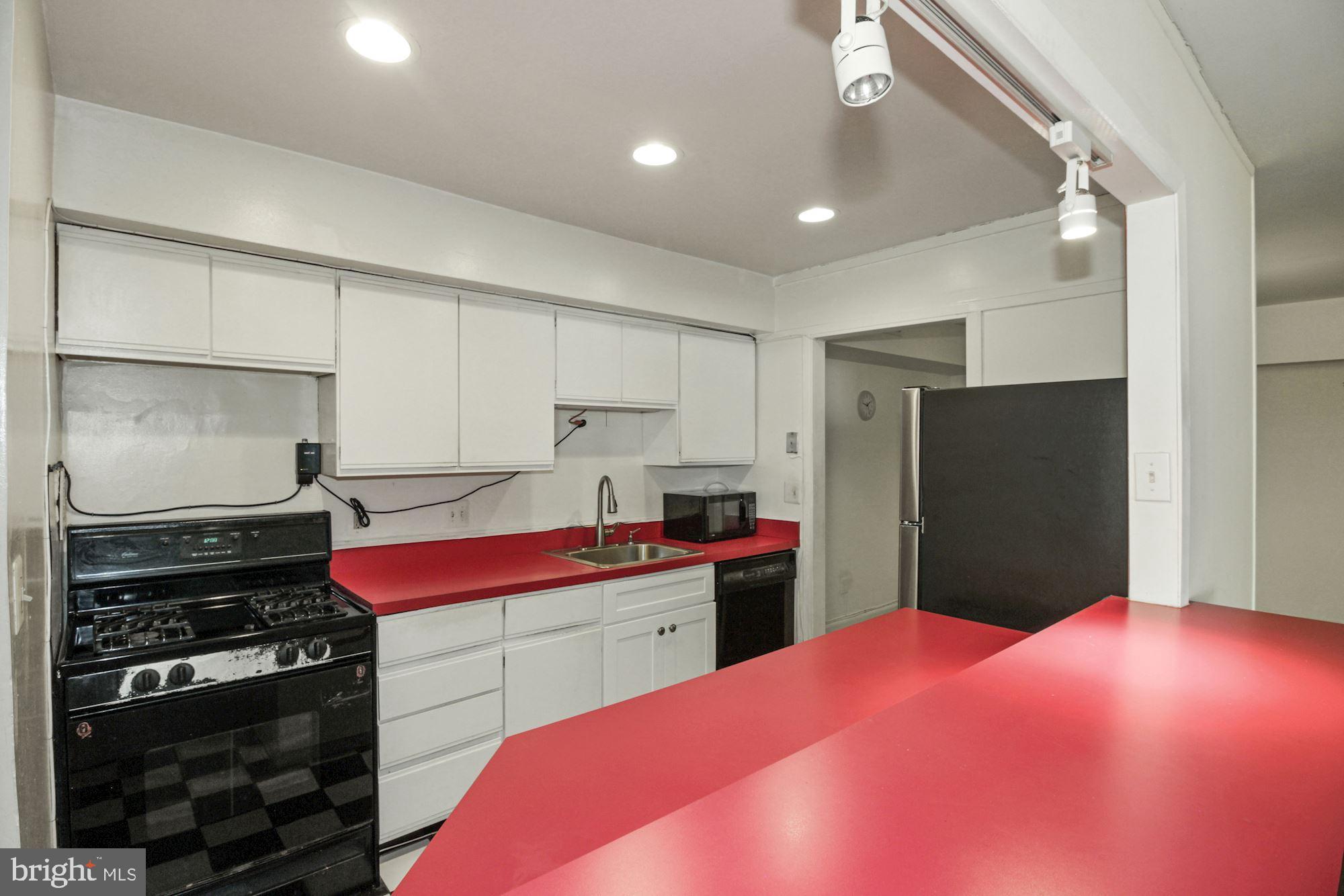 SPRING LAKE GARDEN CONDOMINIUM - Residential