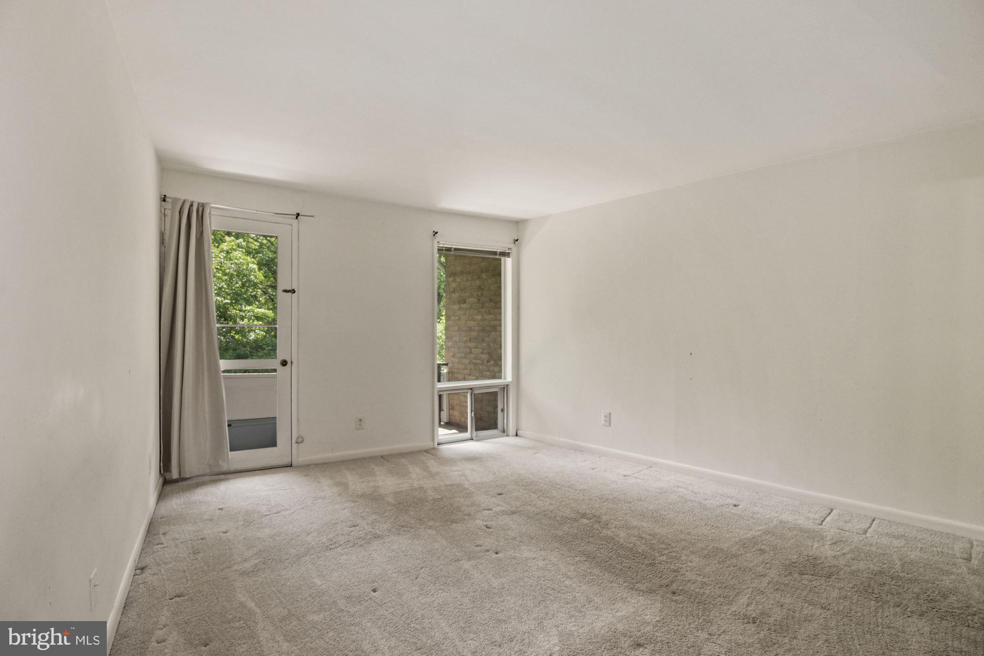 SPRING LAKE GARDEN CONDOMINIUM - Residential