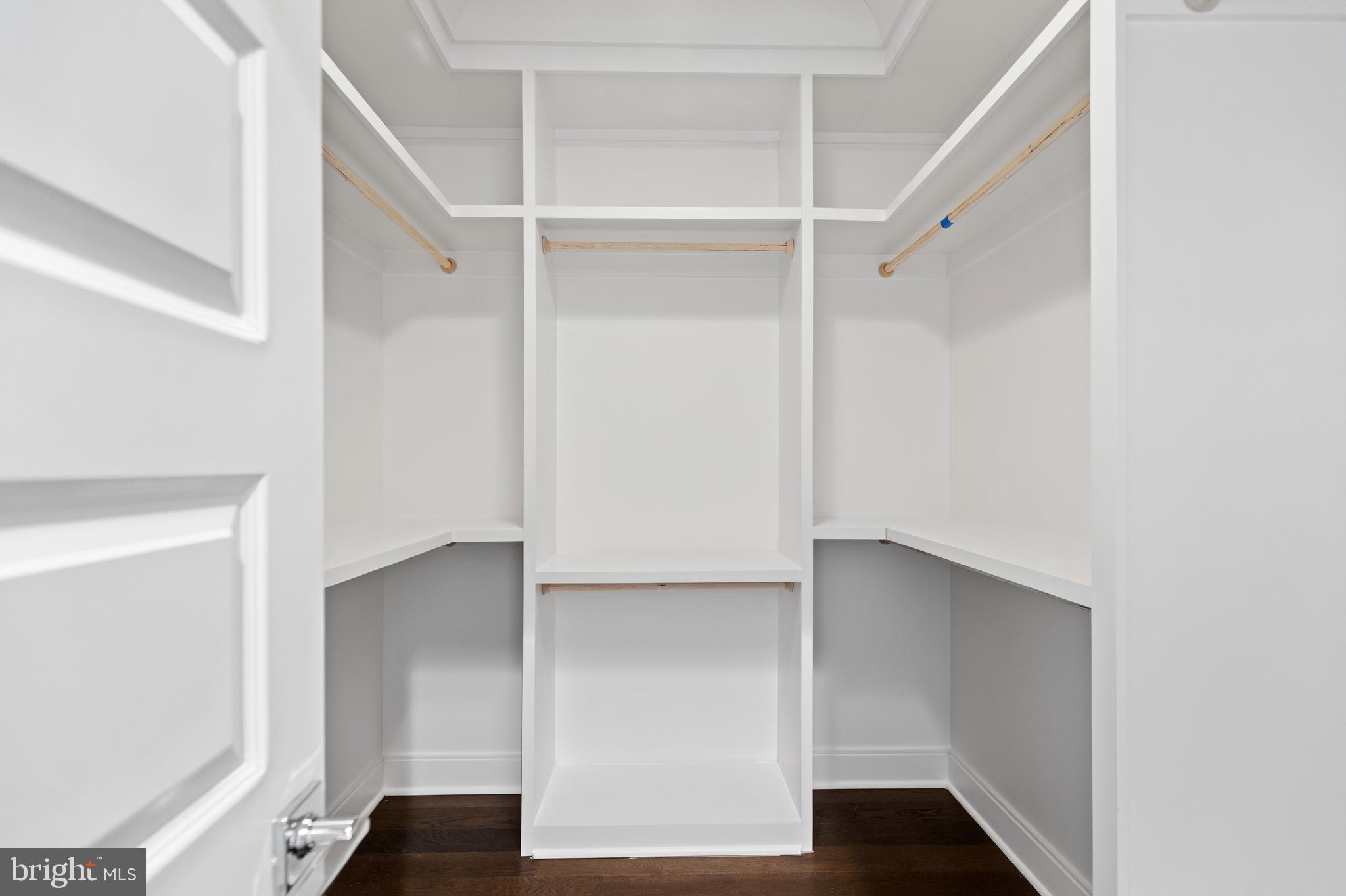 FORESTVILLE - Residential