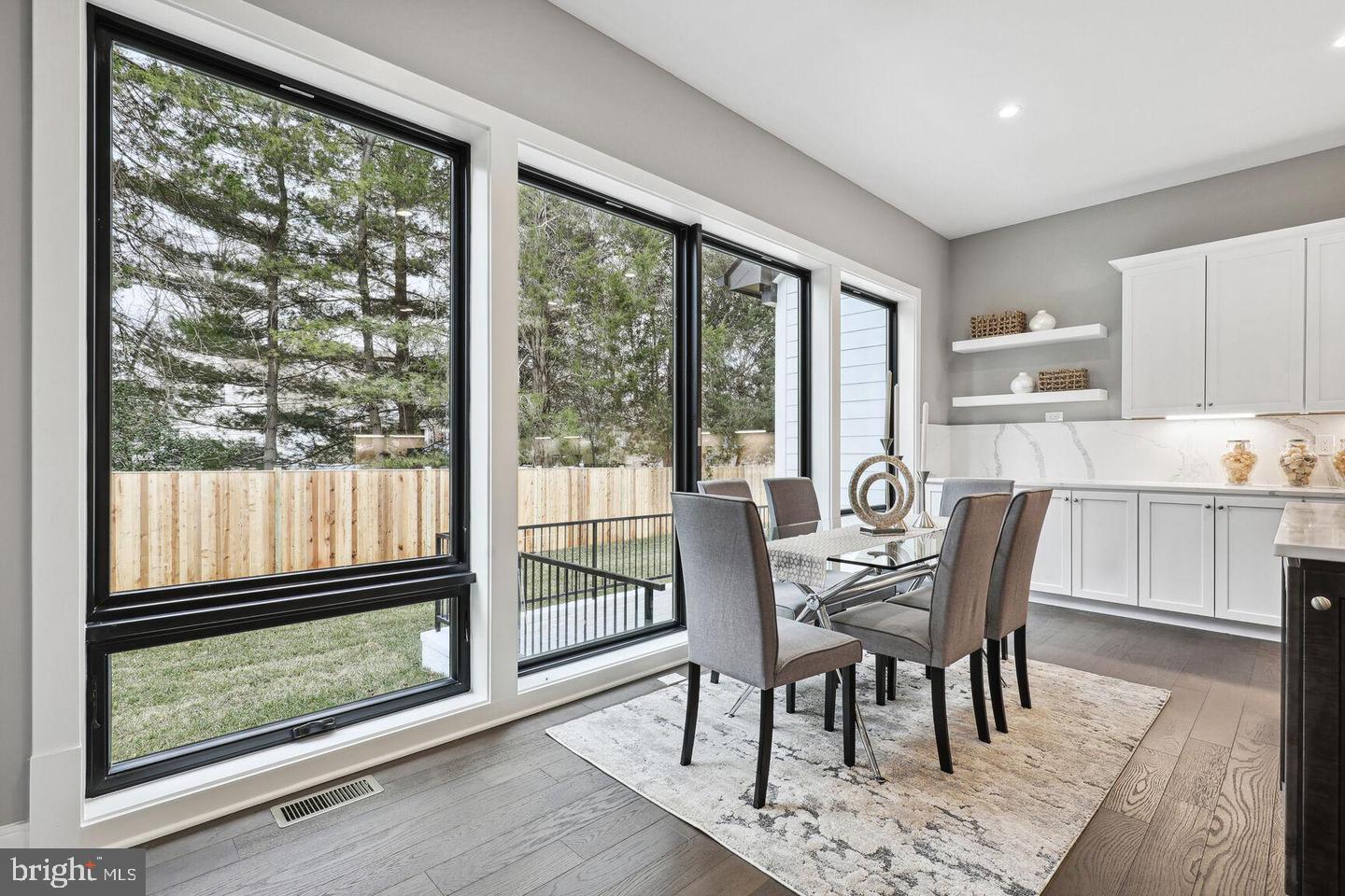 FORESTVILLE - Residential