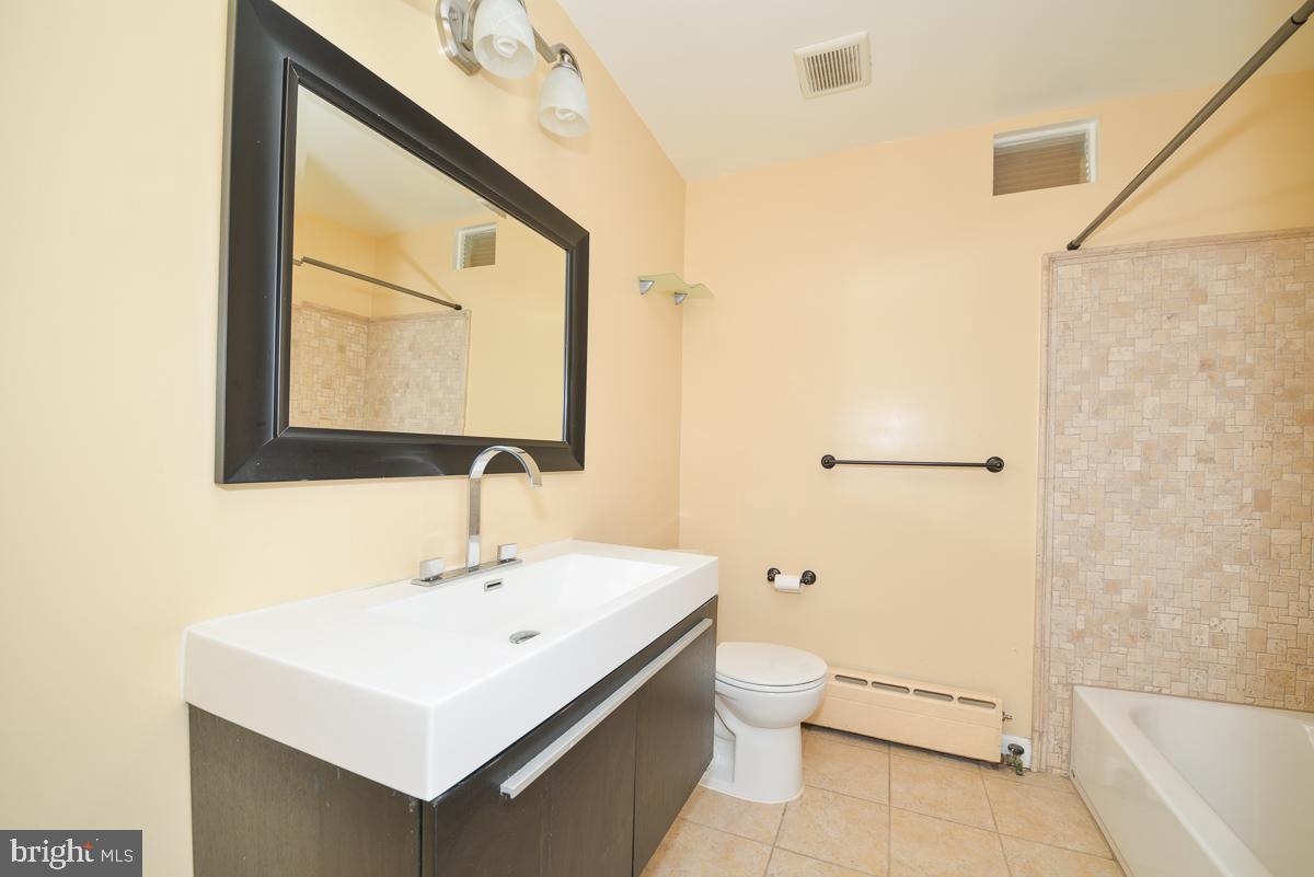 3035 HAZELTON STREET