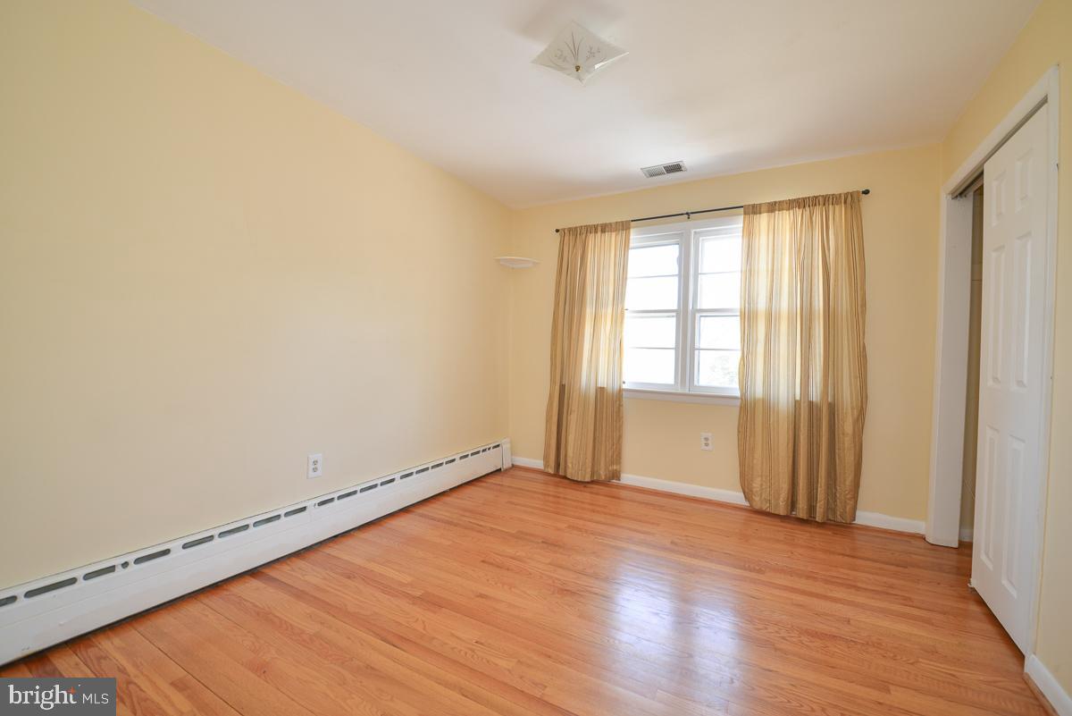 3035 HAZELTON STREET