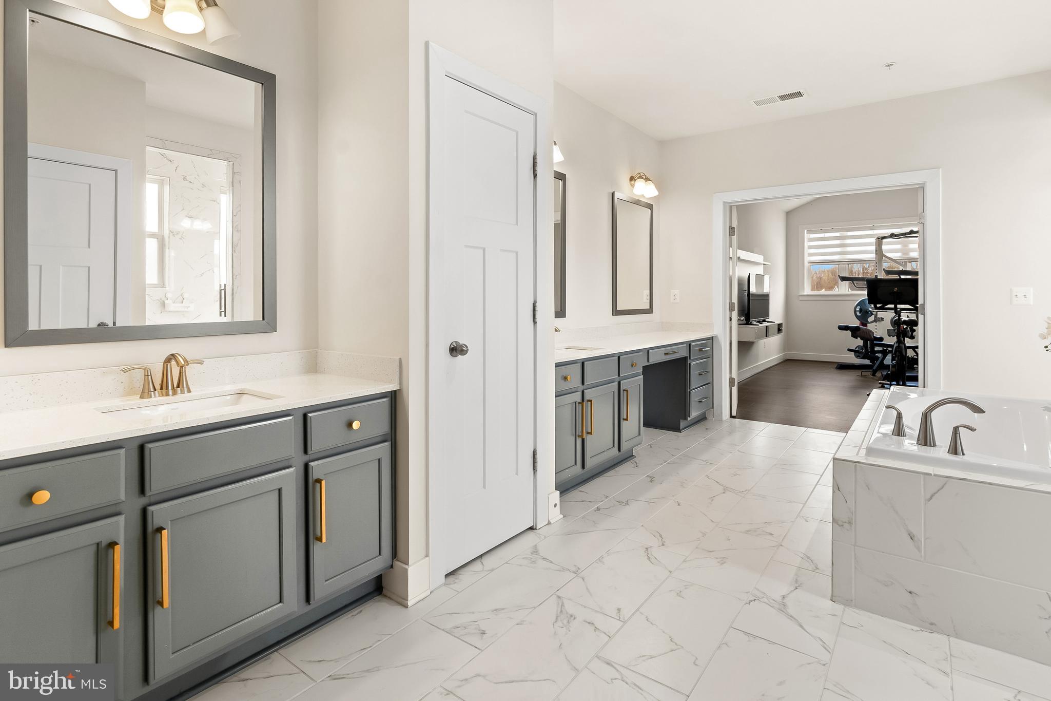 SOUTHERN HILLS - Residential