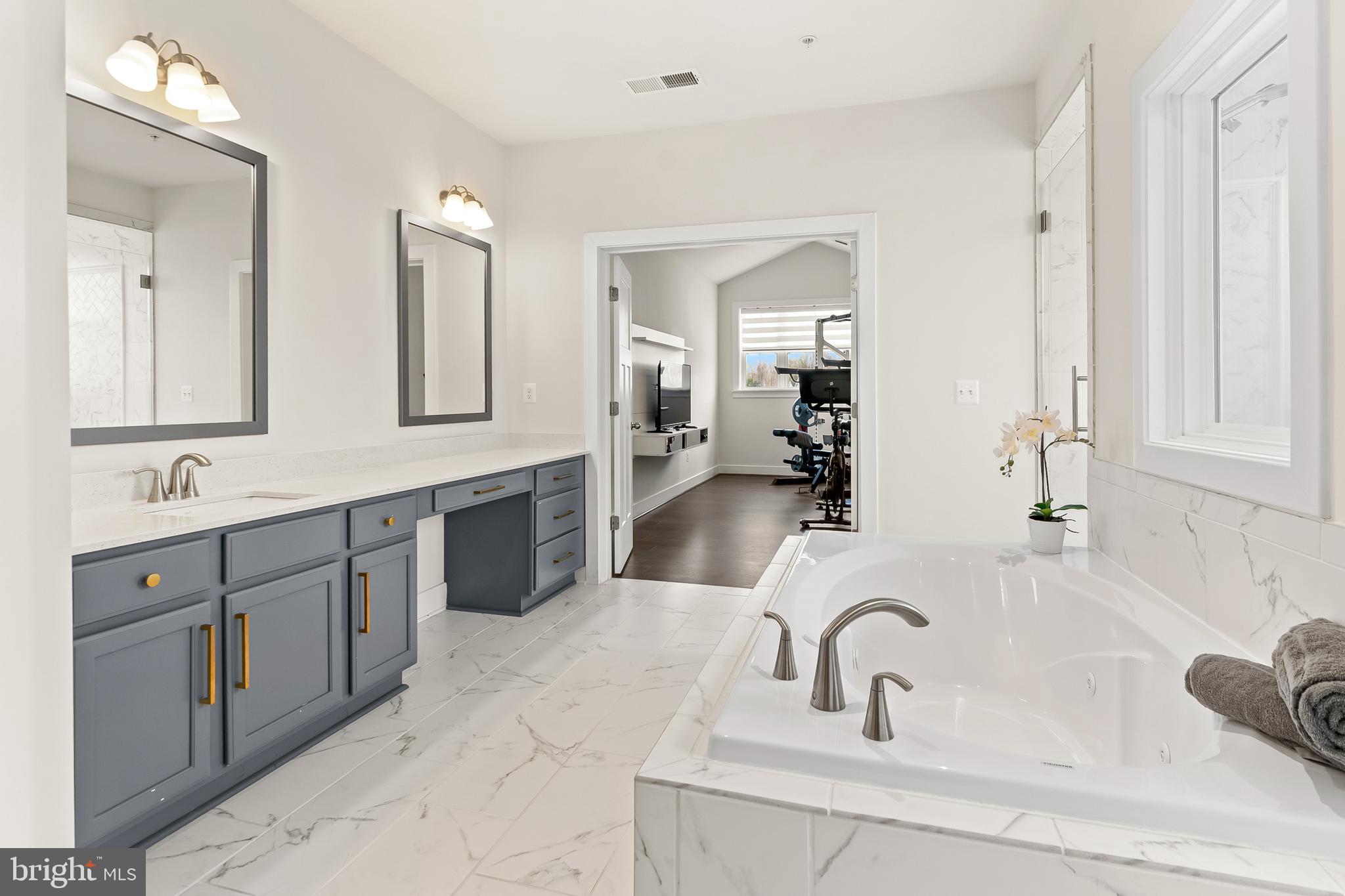 SOUTHERN HILLS - Residential