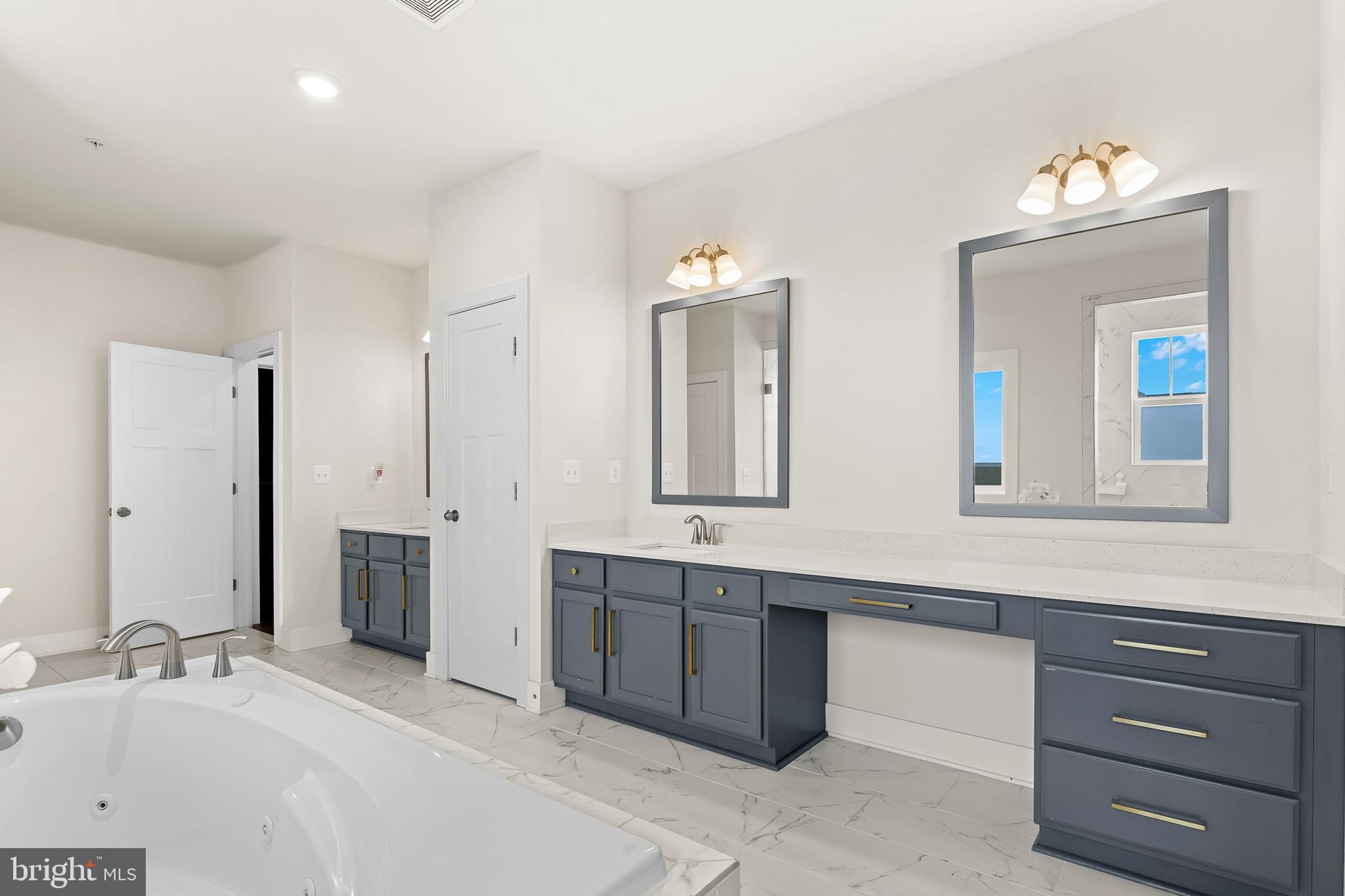 SOUTHERN HILLS - Residential