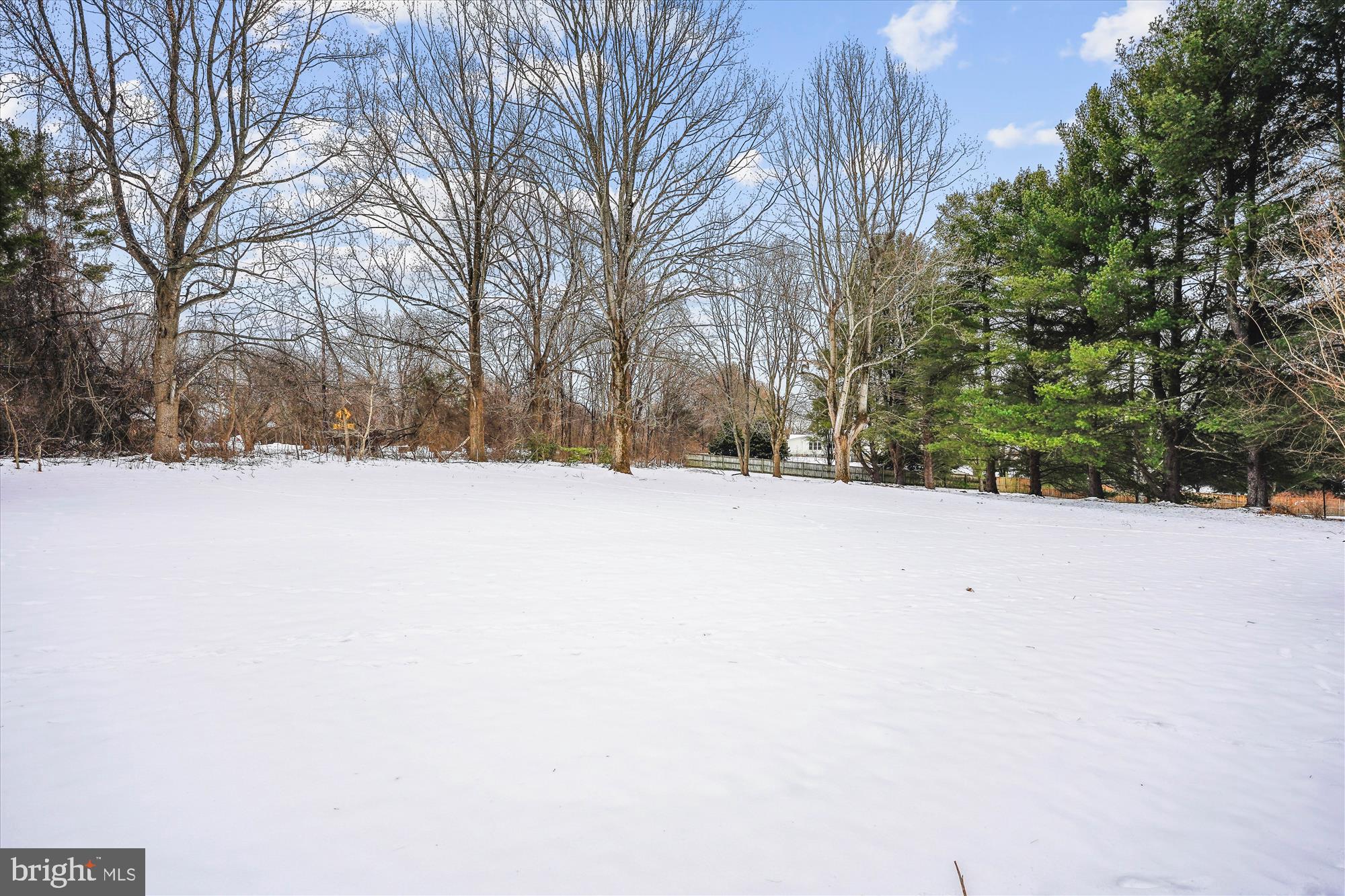 PIONEER HILLS - Residential