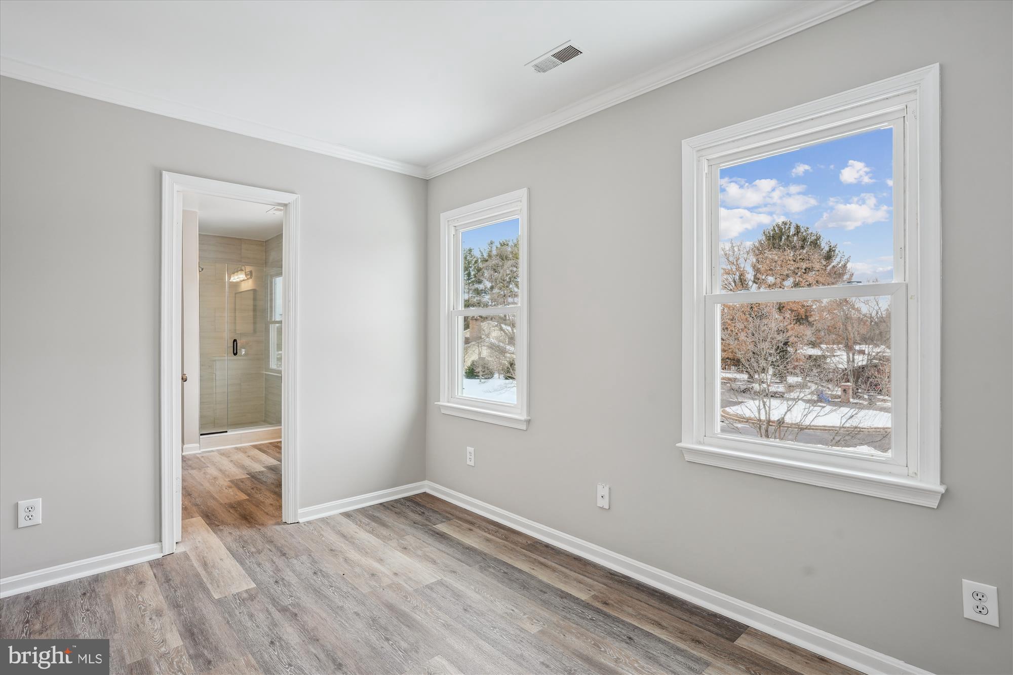 PIONEER HILLS - Residential