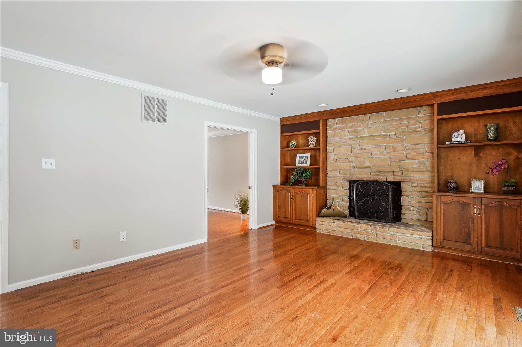 PIONEER HILLS - Residential