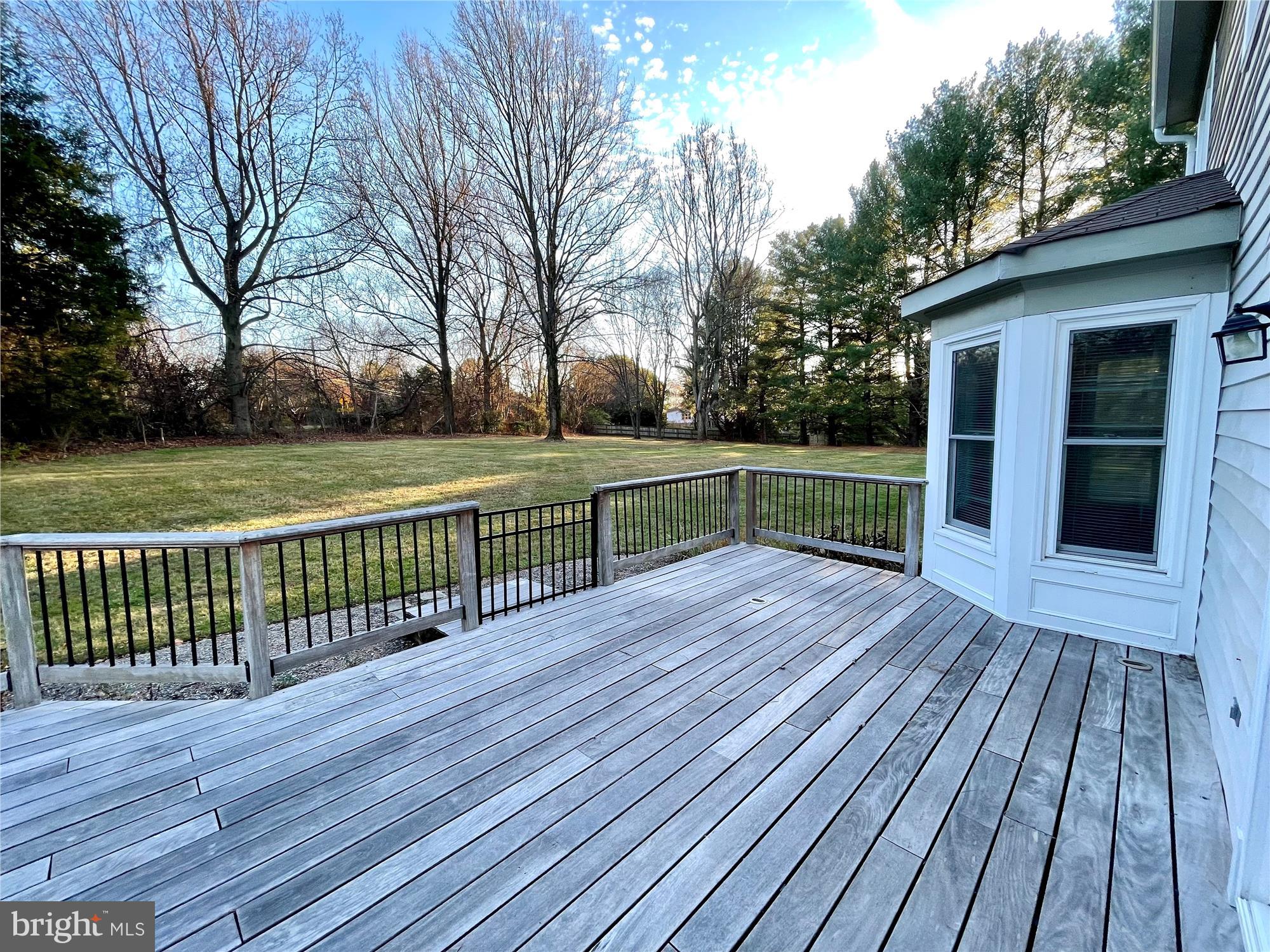 PIONEER HILLS - Residential