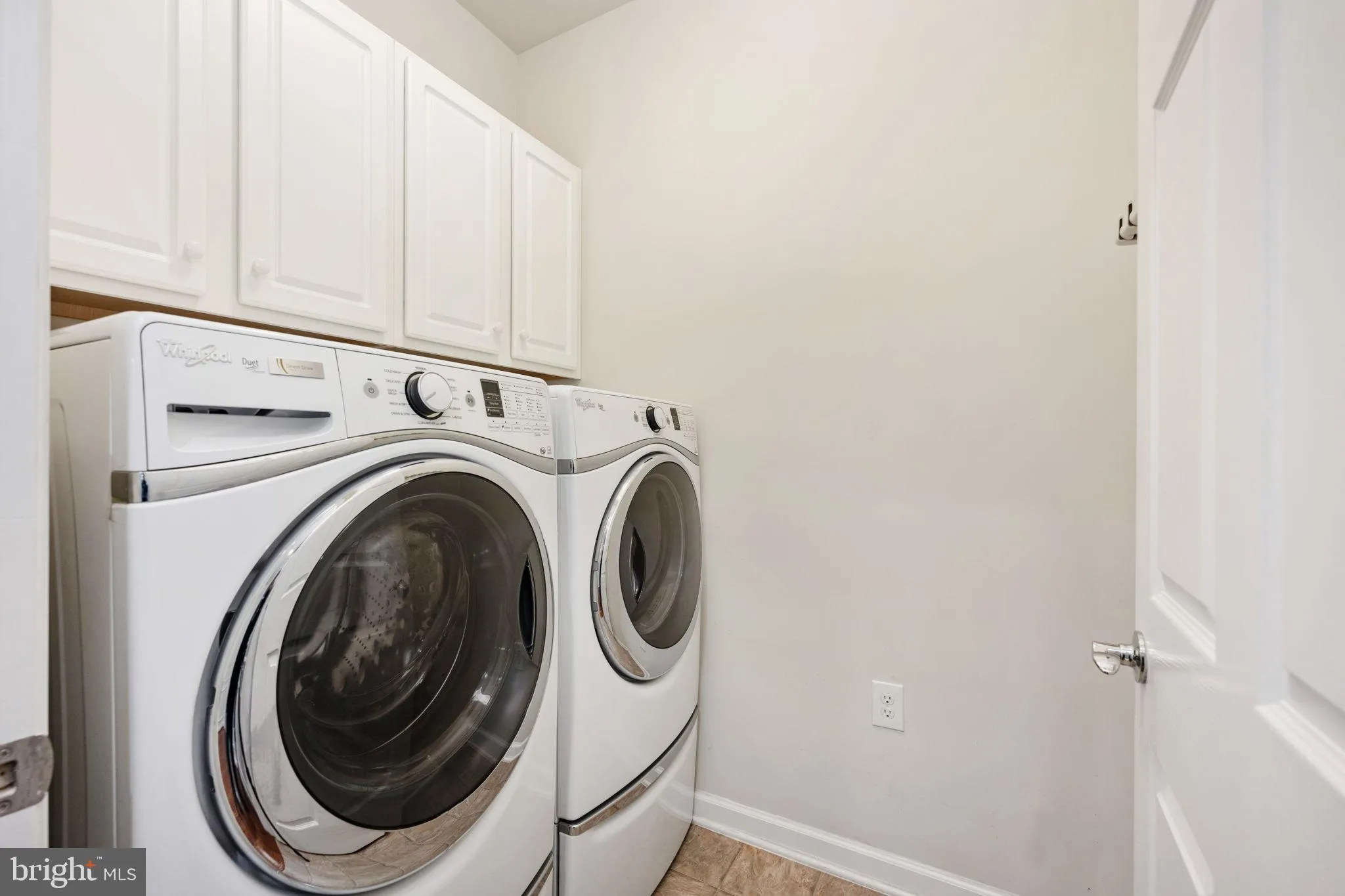 Fredericksburg, Virginia 22406, United States, 2 Bedrooms Bedrooms, ,2 BathroomsBathrooms,Residential,Contingent,85312