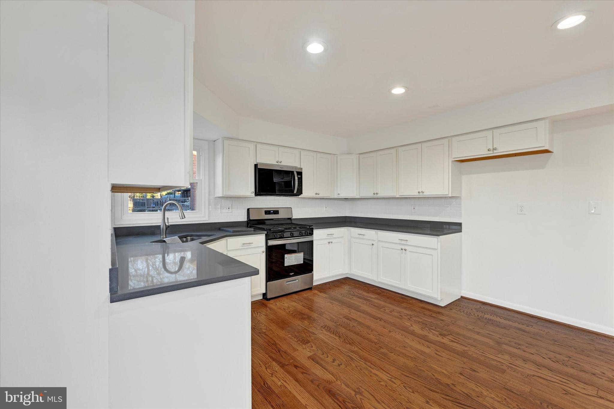 BONNIE ACRES - Residential