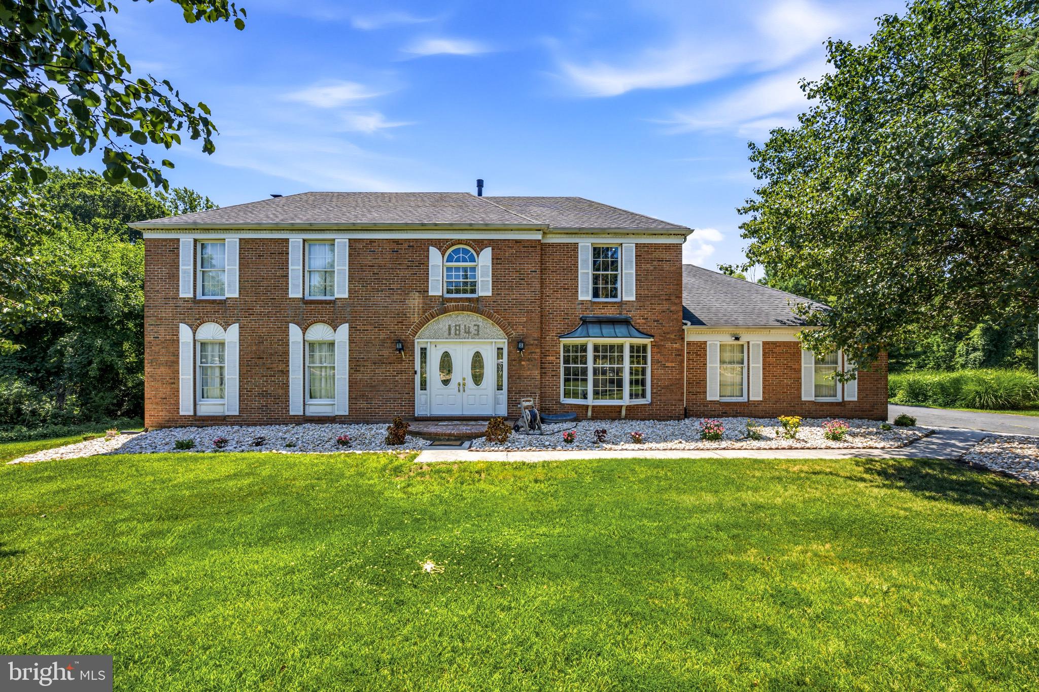 1843 BEACON HILL DRIVE