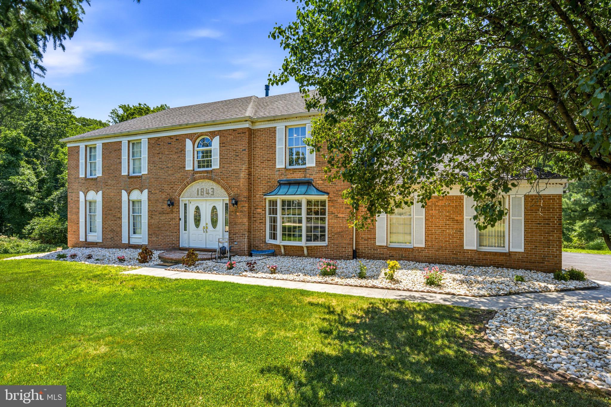 1843 BEACON HILL DRIVE