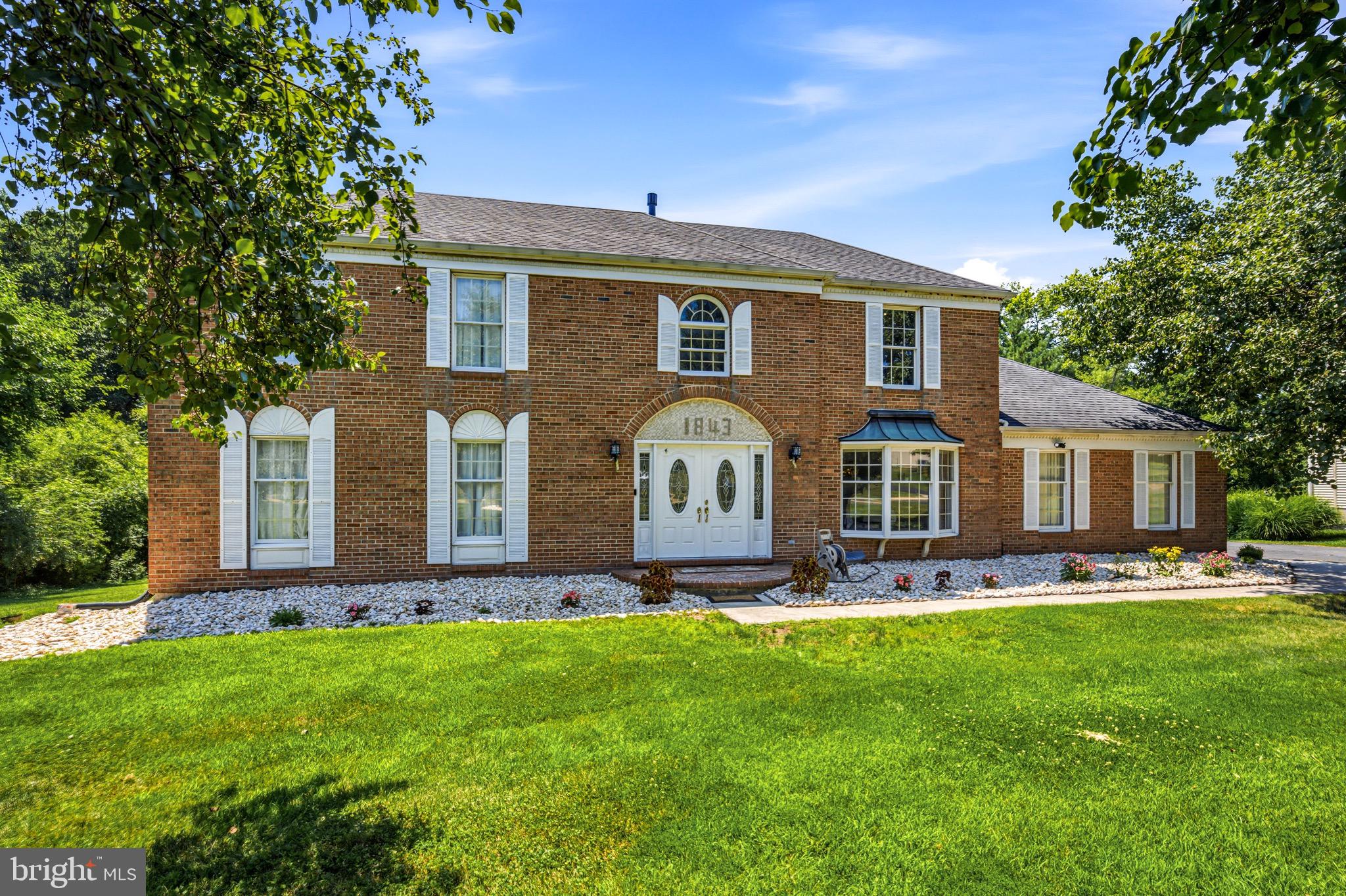 1843 BEACON HILL DRIVE