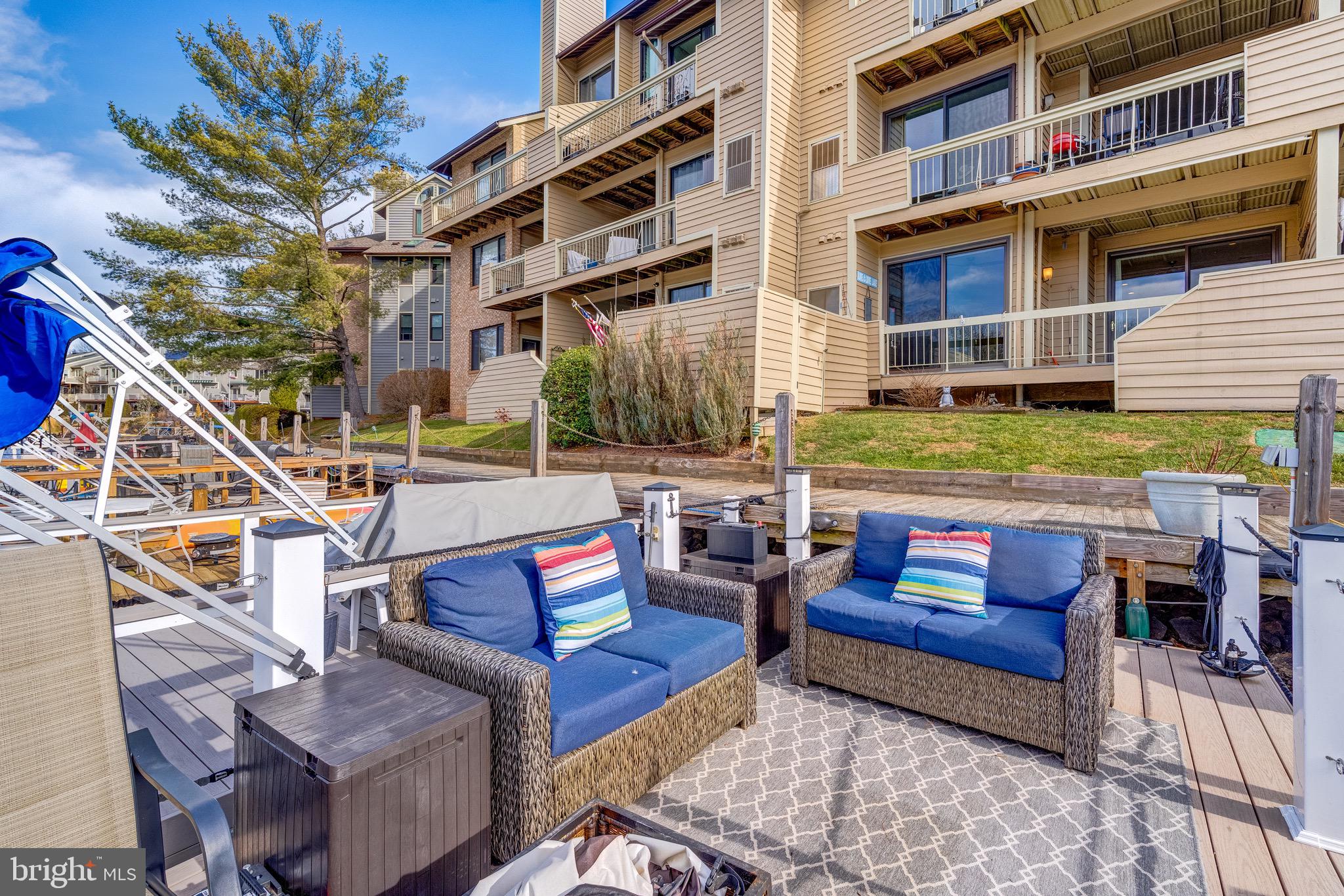 HARBOR POINT - Residential