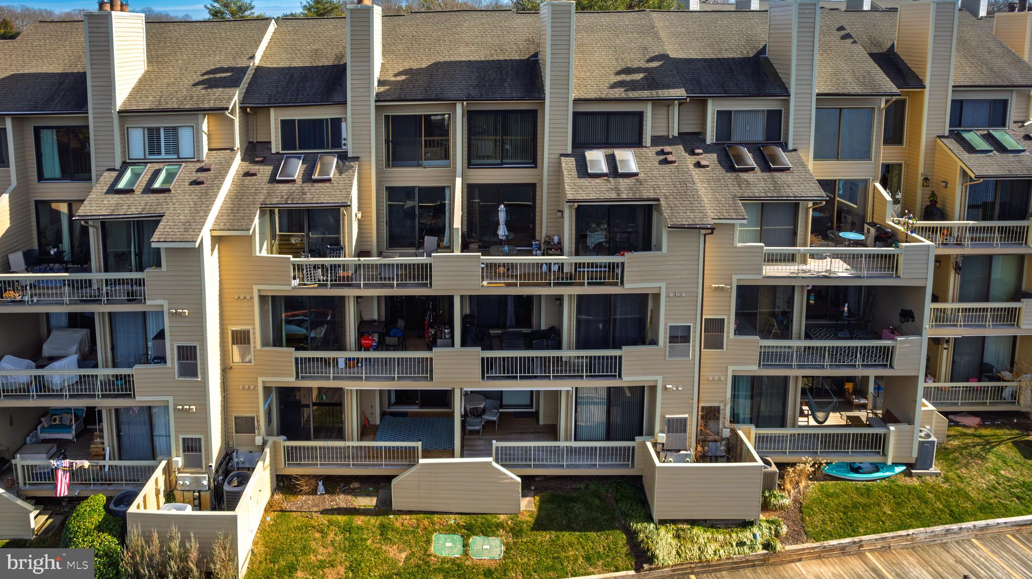 HARBOR POINT - Residential