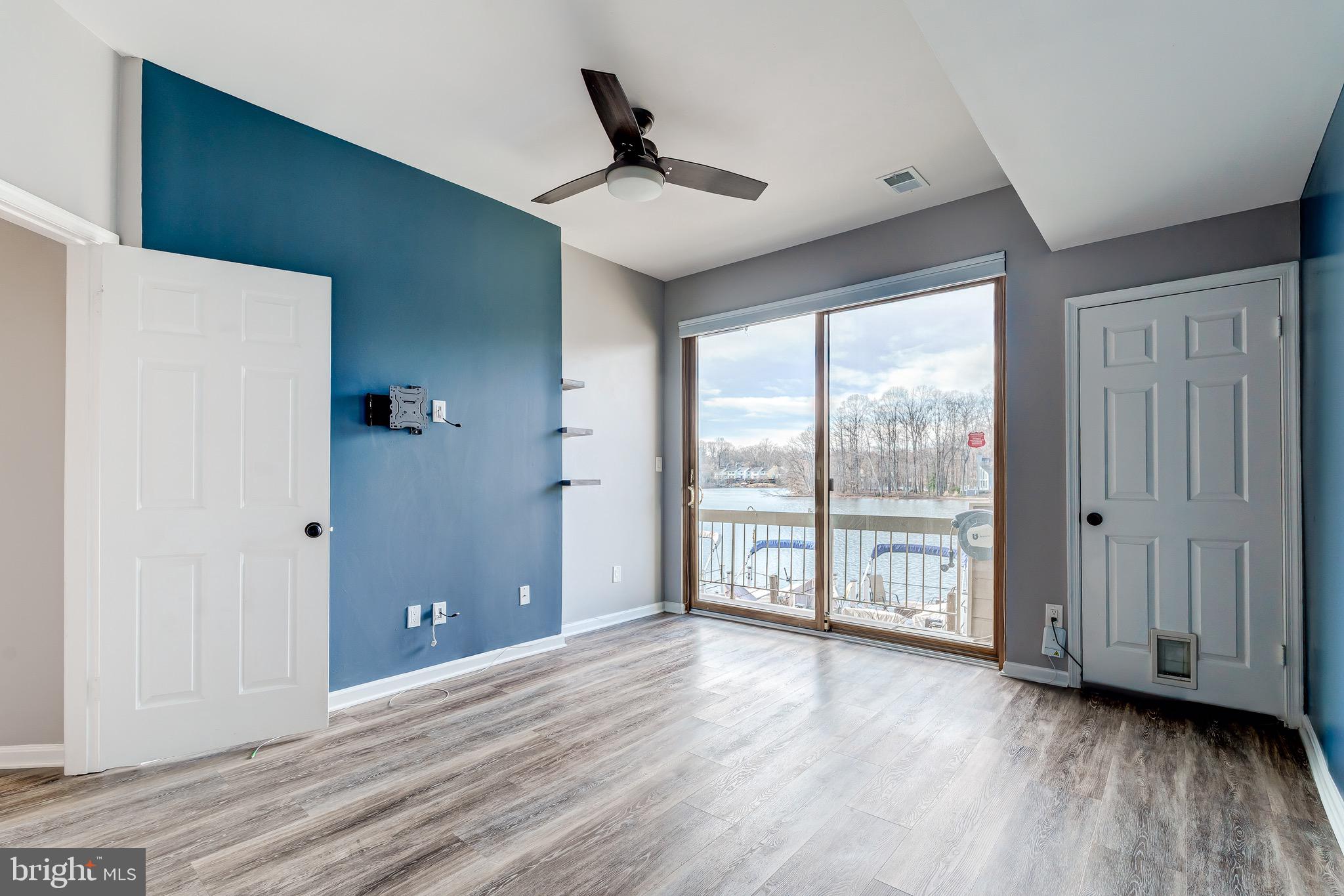 HARBOR POINT - Residential