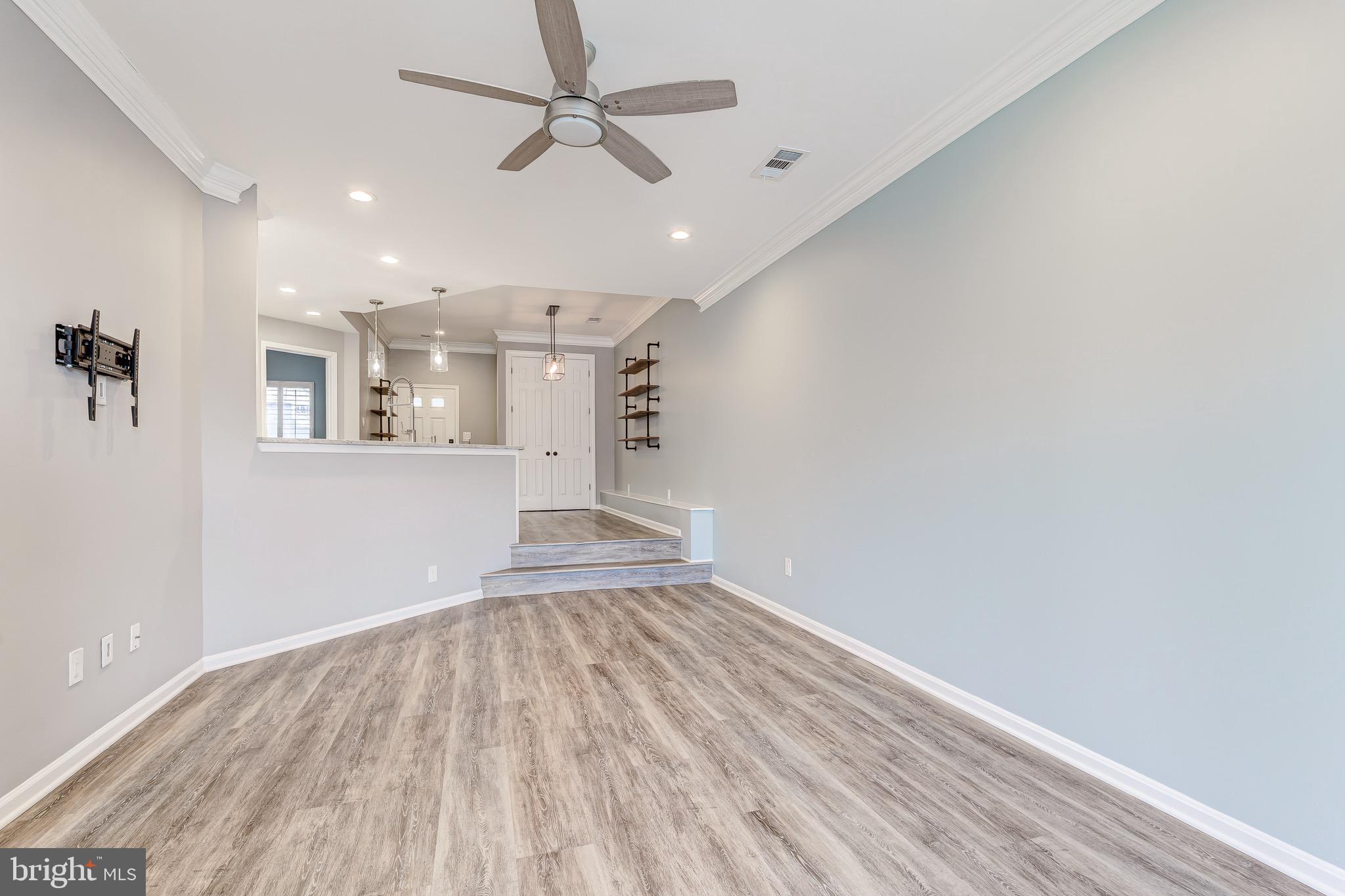 HARBOR POINT - Residential