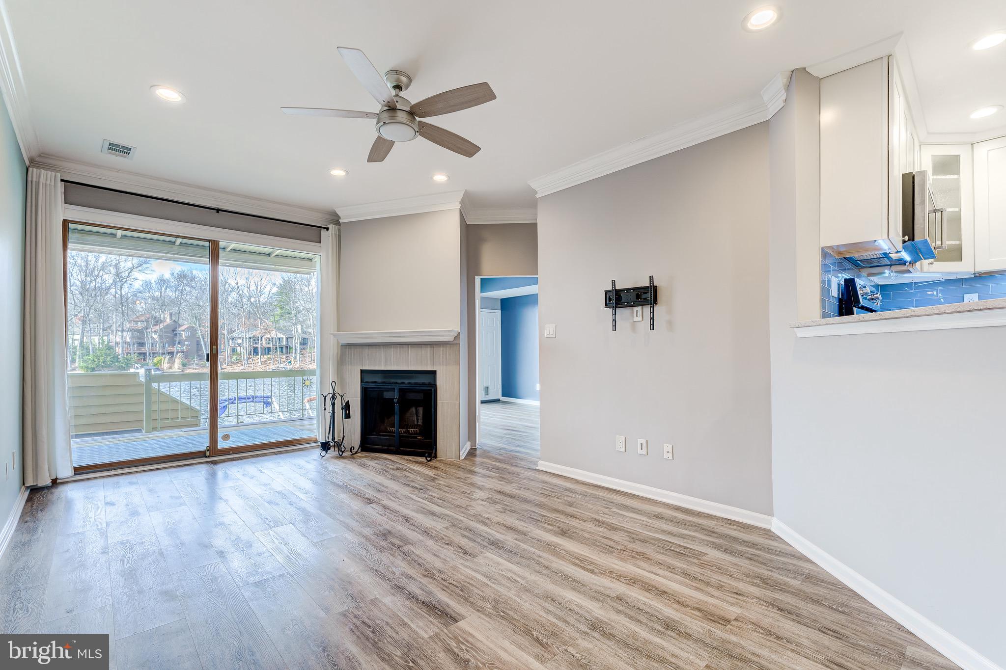 HARBOR POINT - Residential