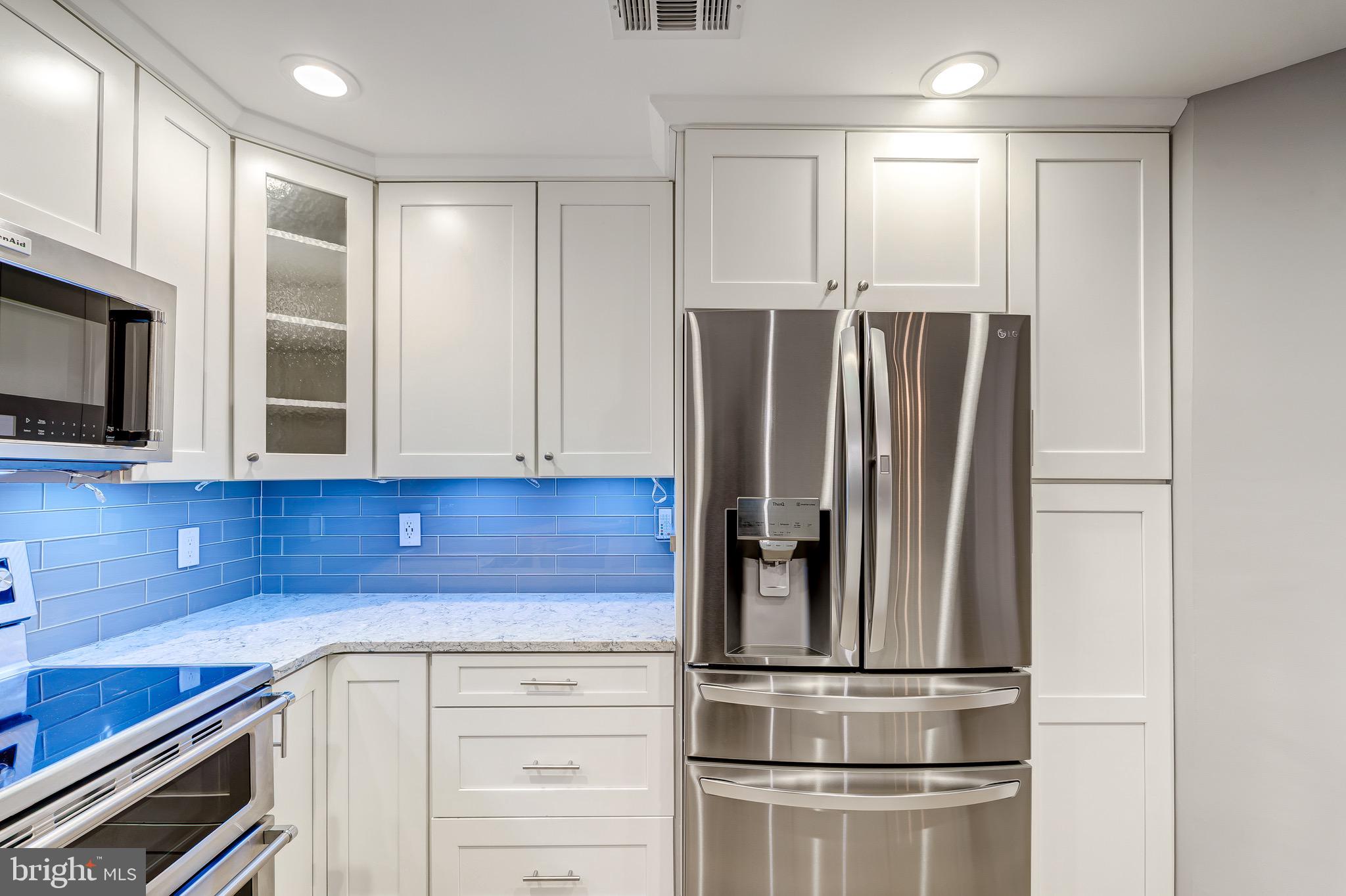 HARBOR POINT - Residential