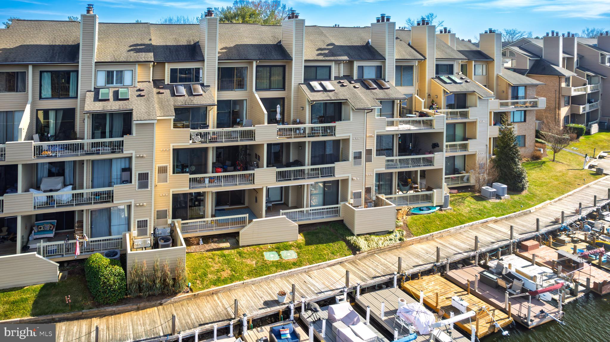 HARBOR POINT - Residential