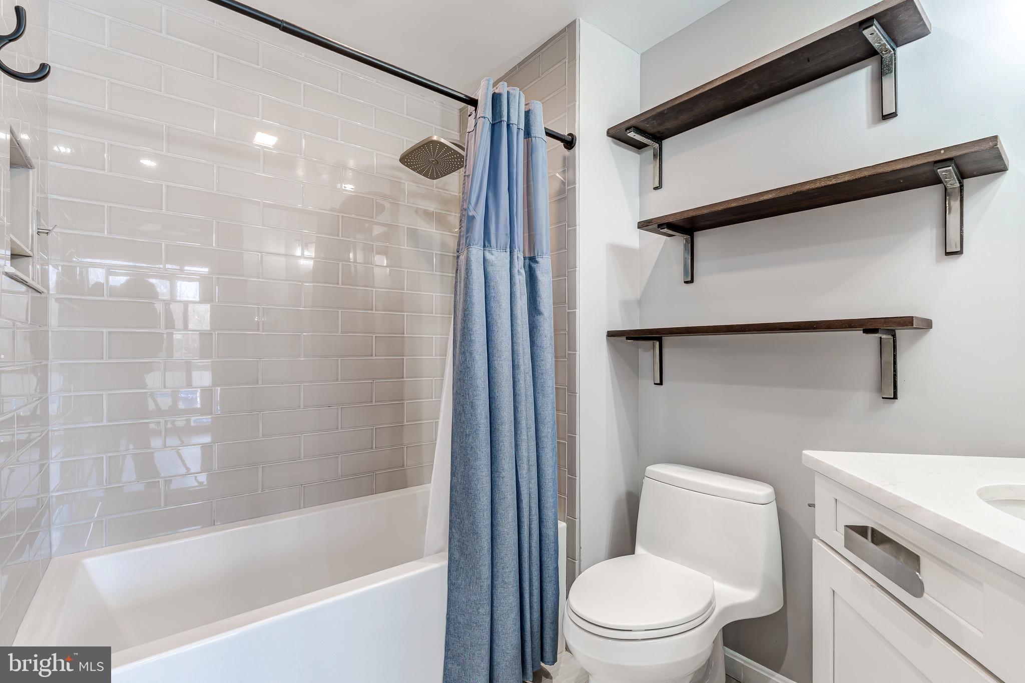 HARBOR POINT - Residential