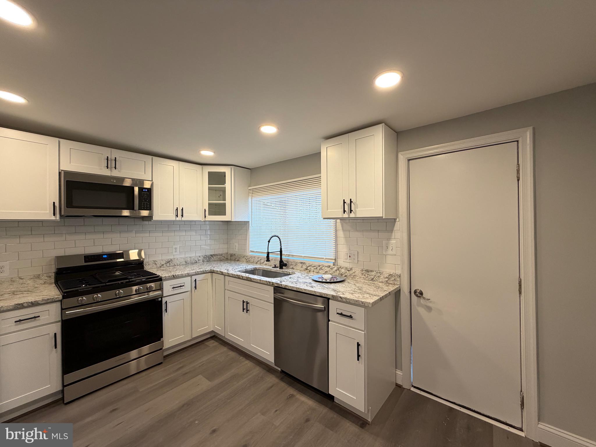 HIGHLANDTOWN - Residential