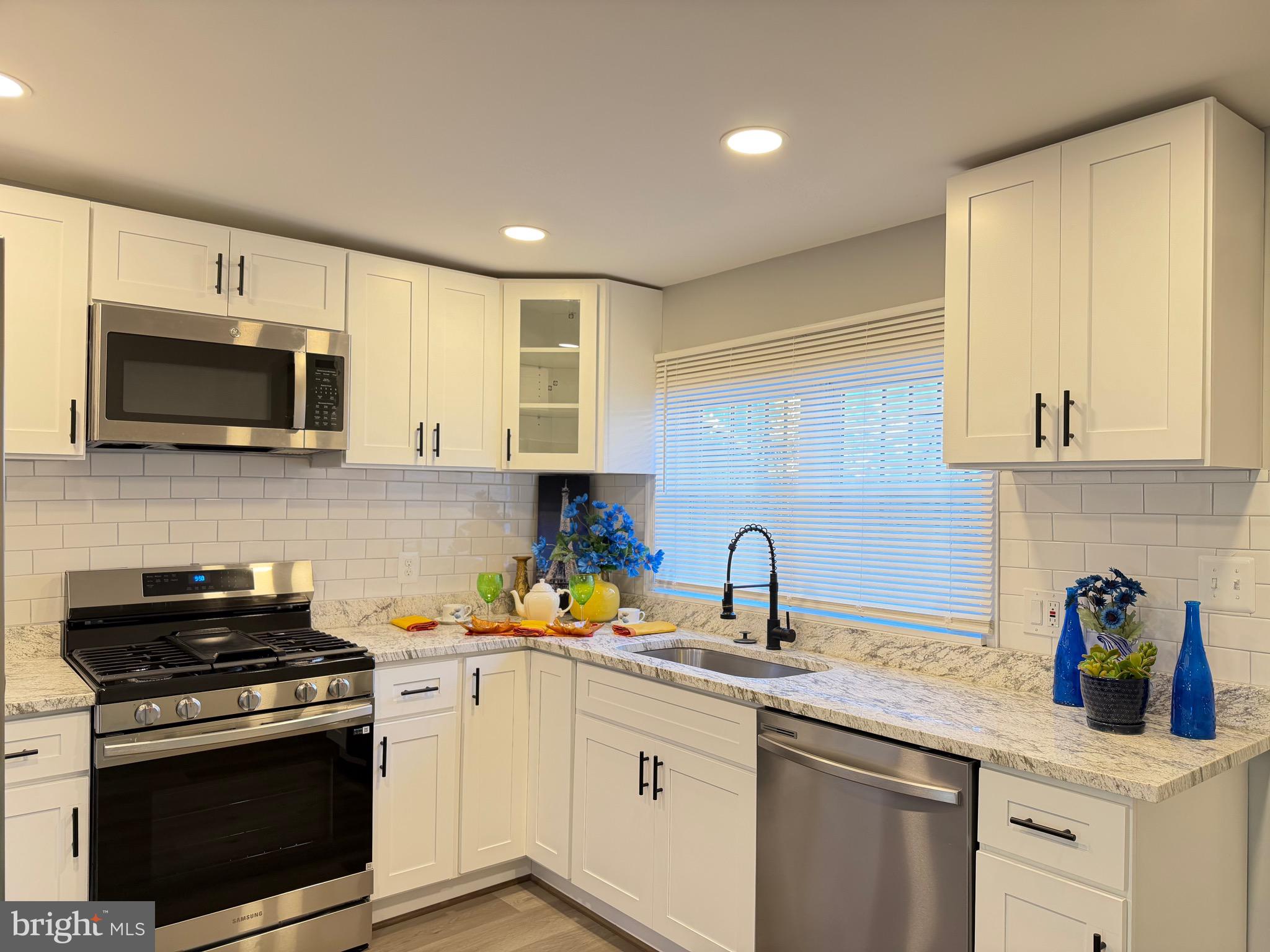 HIGHLANDTOWN - Residential