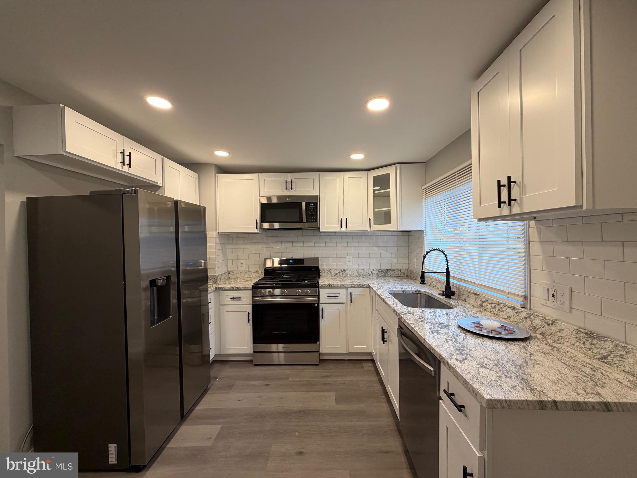 HIGHLANDTOWN - Residential
