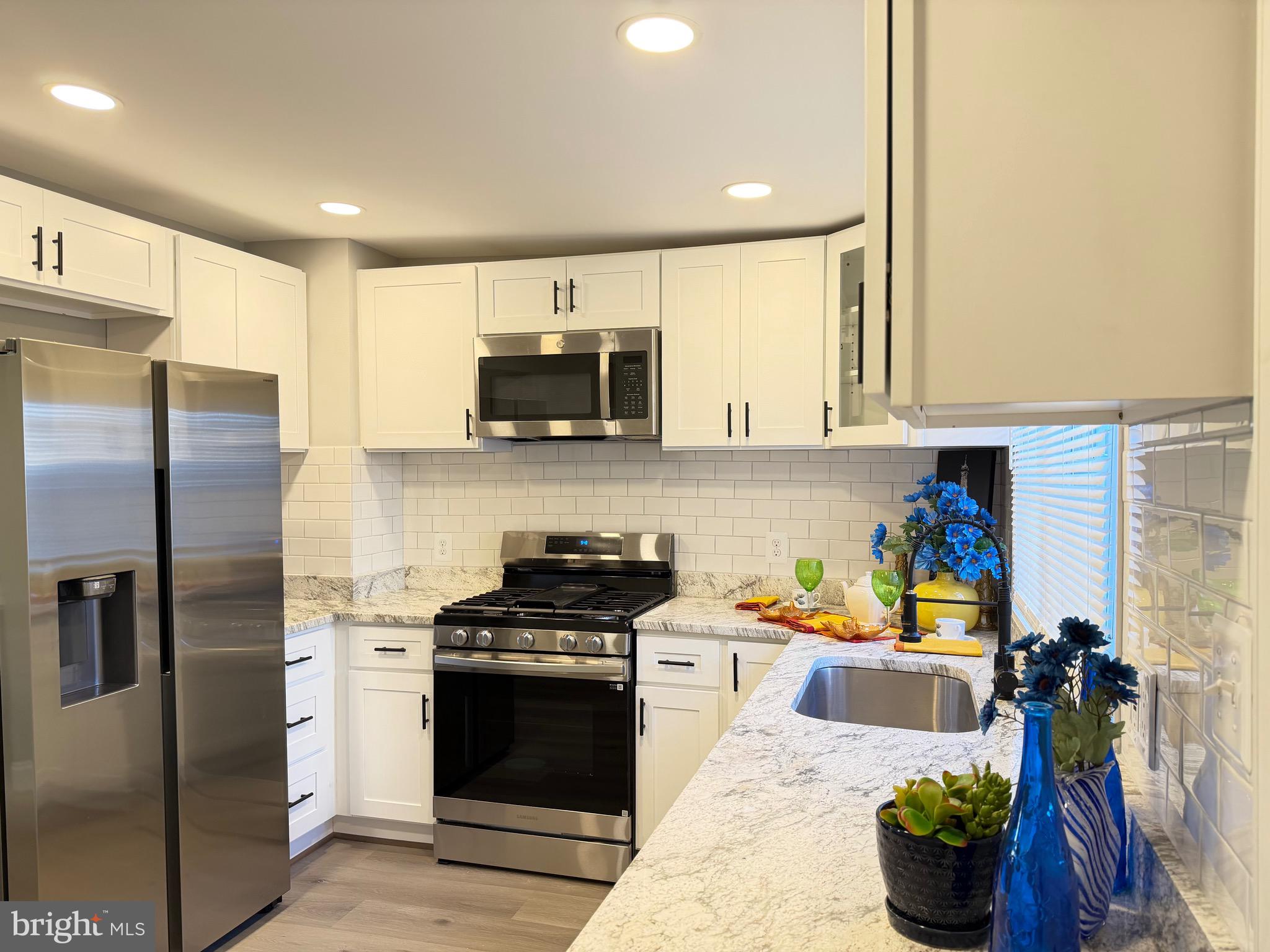 HIGHLANDTOWN - Residential