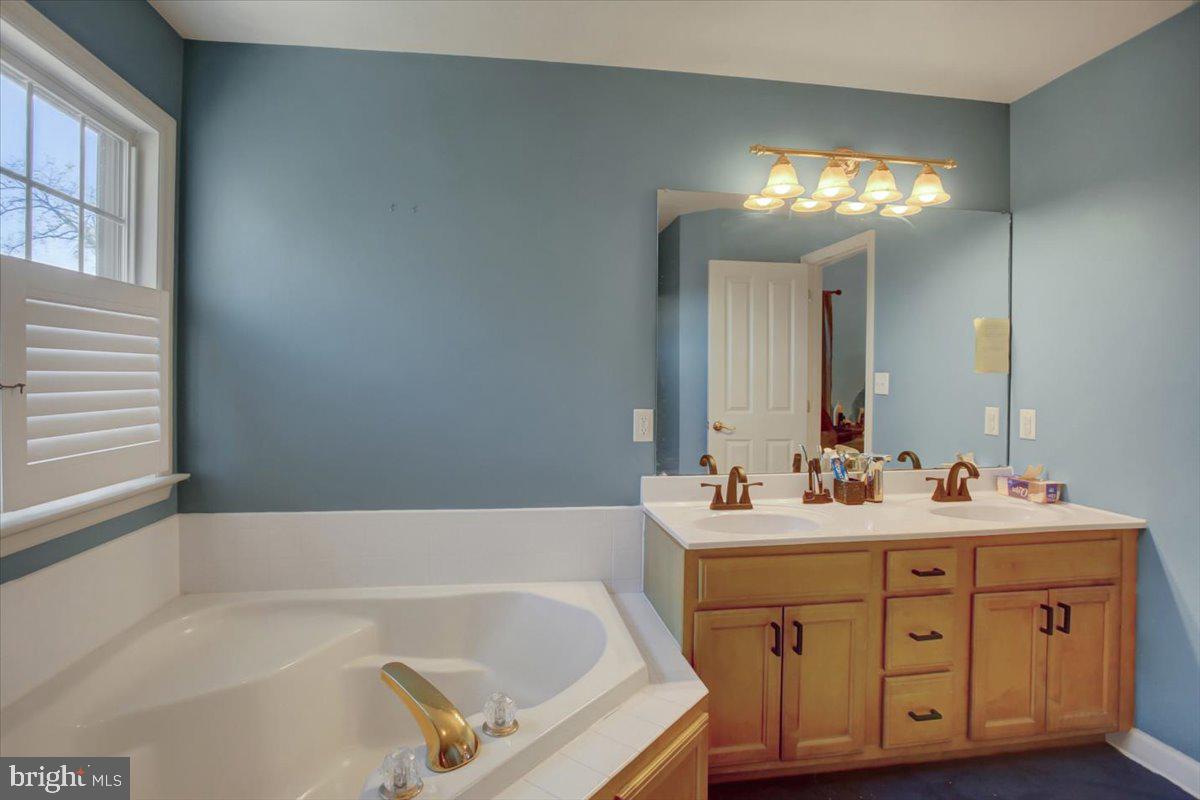 VAN LEAR MANOR - Residential