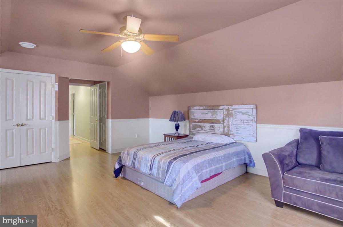 VAN LEAR MANOR - Residential