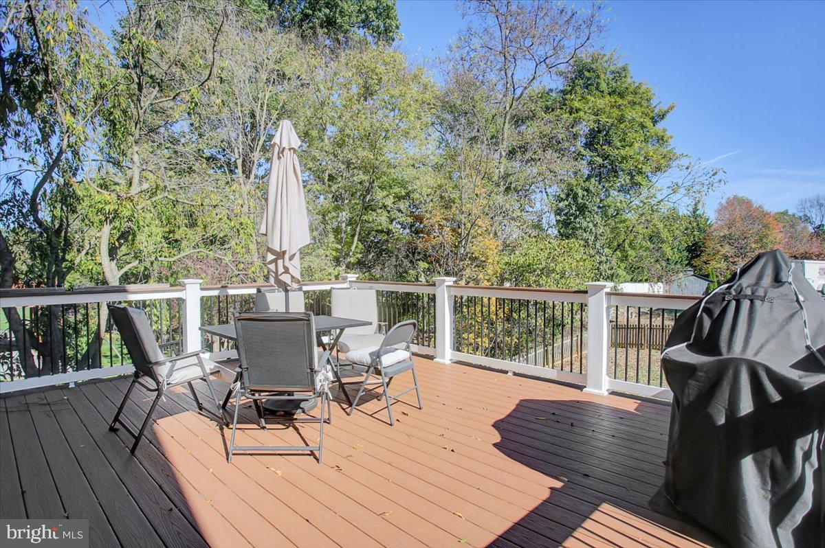 VAN LEAR MANOR - Residential