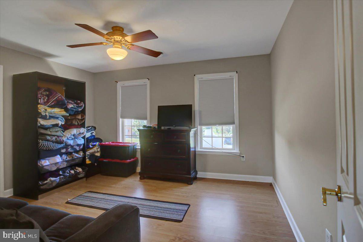 VAN LEAR MANOR - Residential